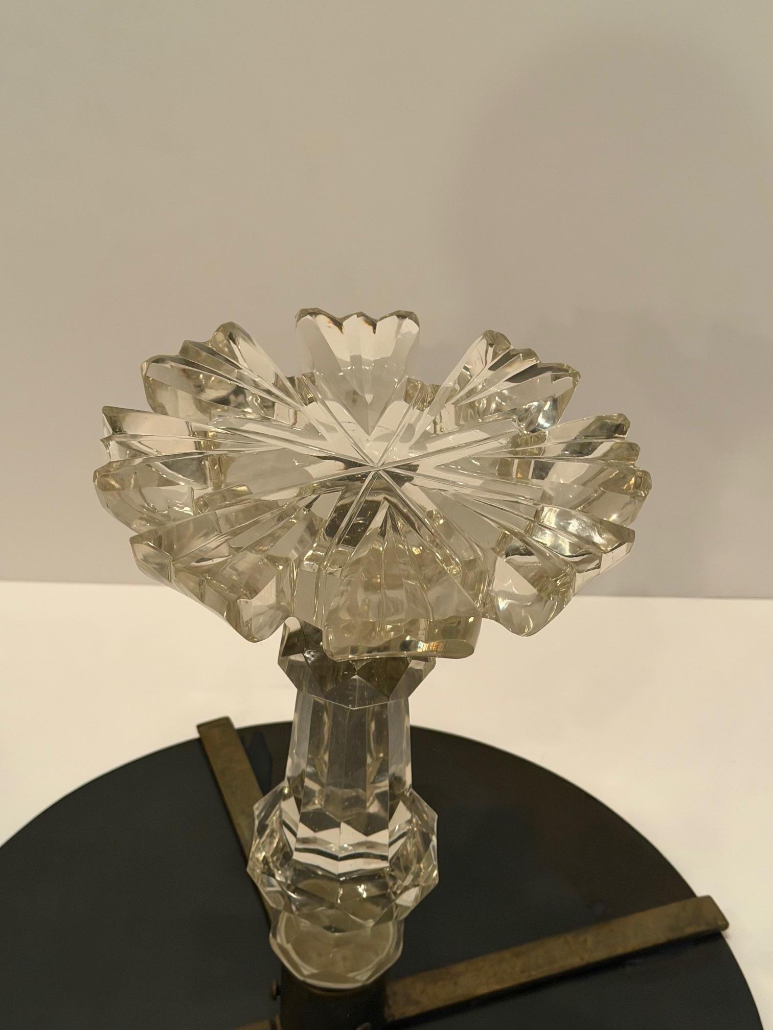 Very Chic Round Cut Crystal Base Side Table in vendita 3