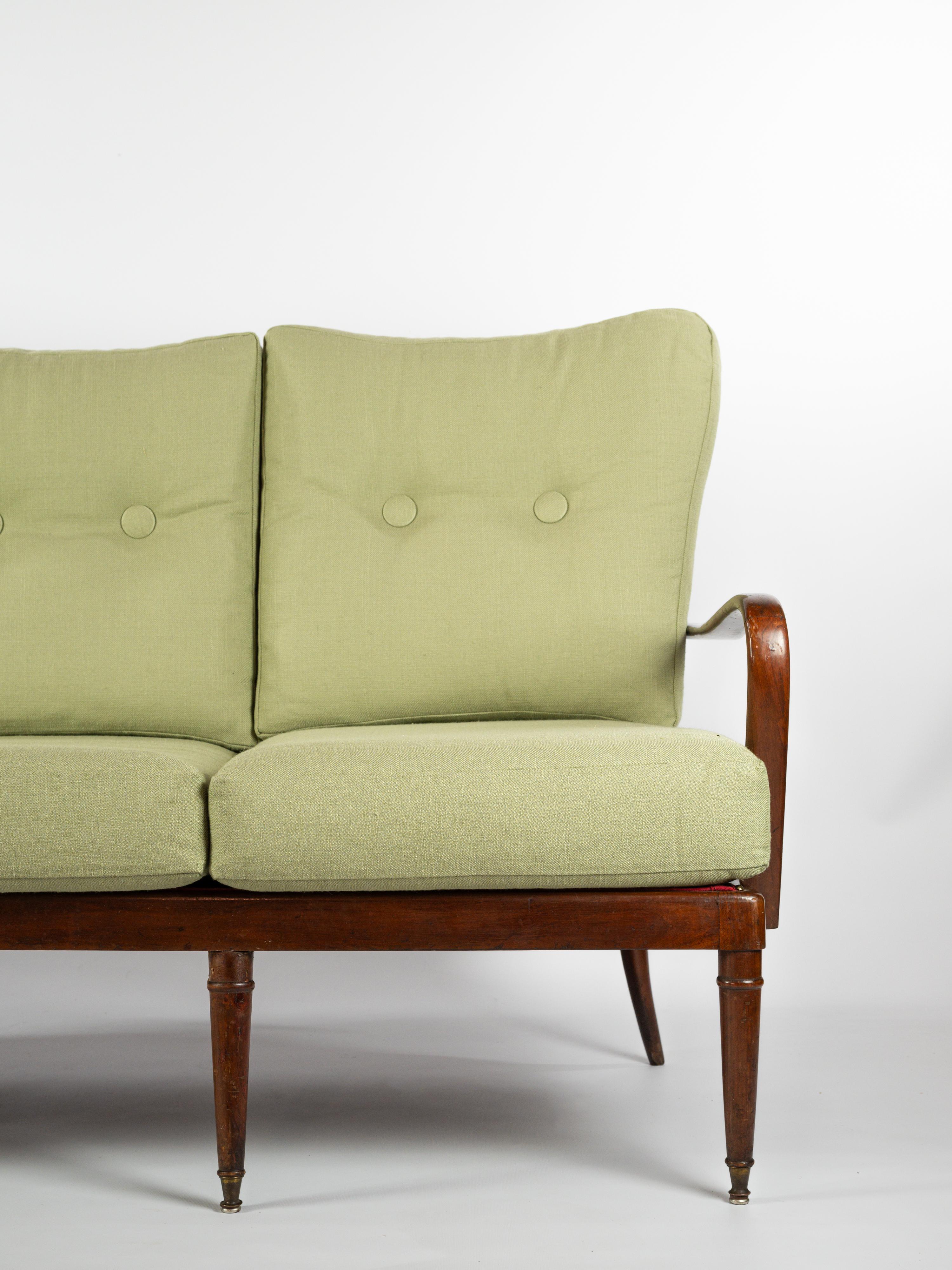 Very chic Sofa in teinted beech attributed to Paolo Buffa For Sale 3