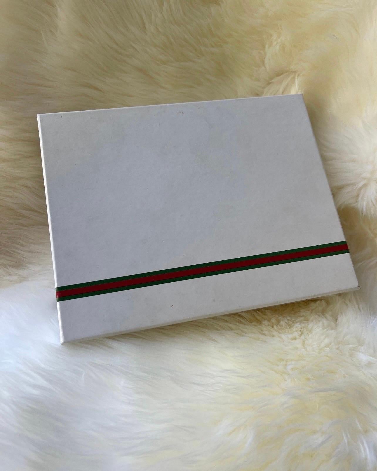 Very chic Vintage GUCCI porcelain incense box with original packaging  1