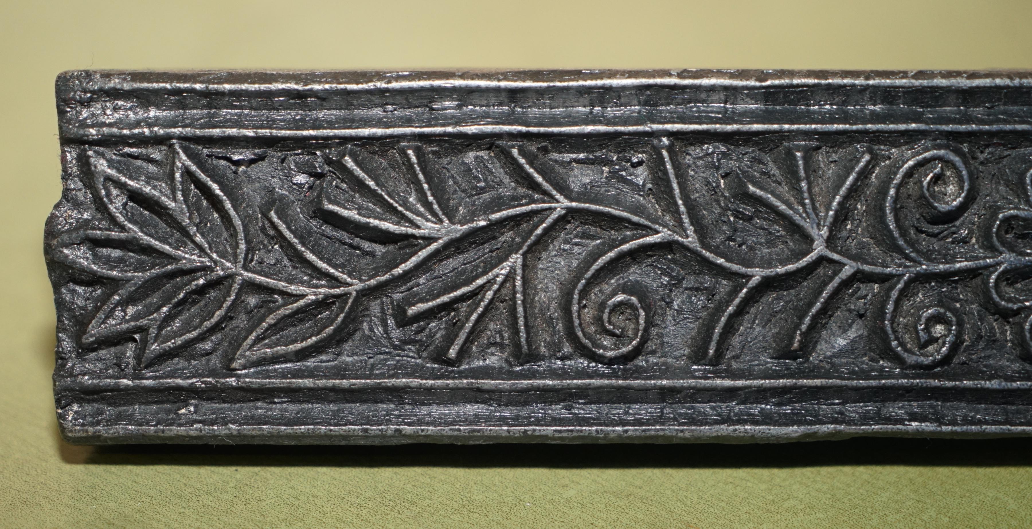 Sehr begehrter antiker handgeschnitzter geblümter Karton-Druckblock für Tapeten mit Blumenmuster (Holz) im Angebot