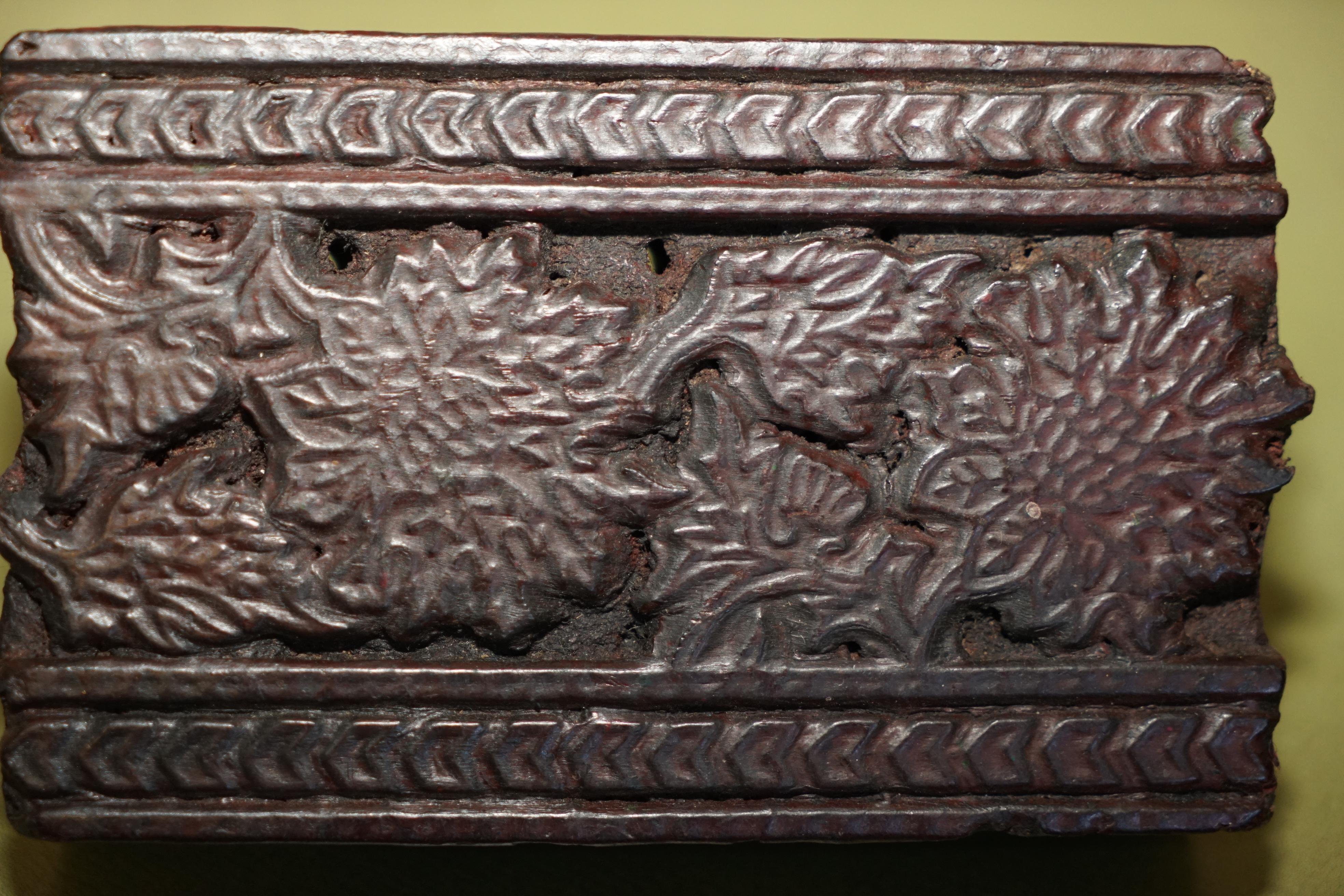 Very Collectable Antique Hand Carved Floral Leaf Printing Block for Wallpaper For Sale 2