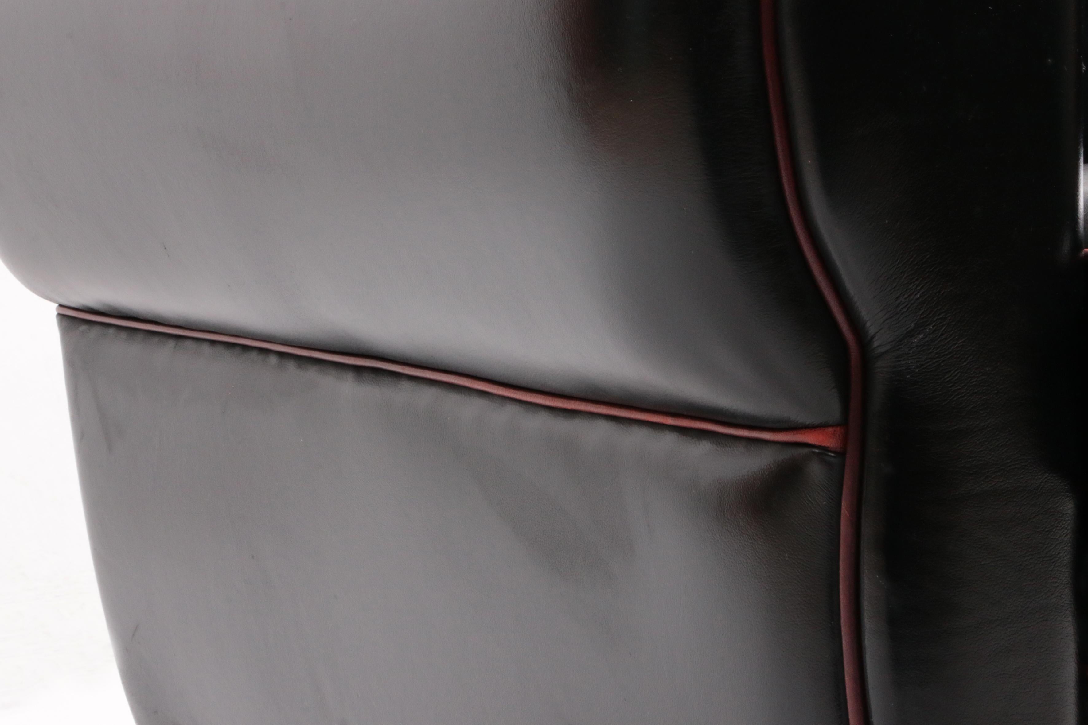 Fauteuil en cuir très confortable et magnifique de la collection LA Lounge Atelier en vente 9