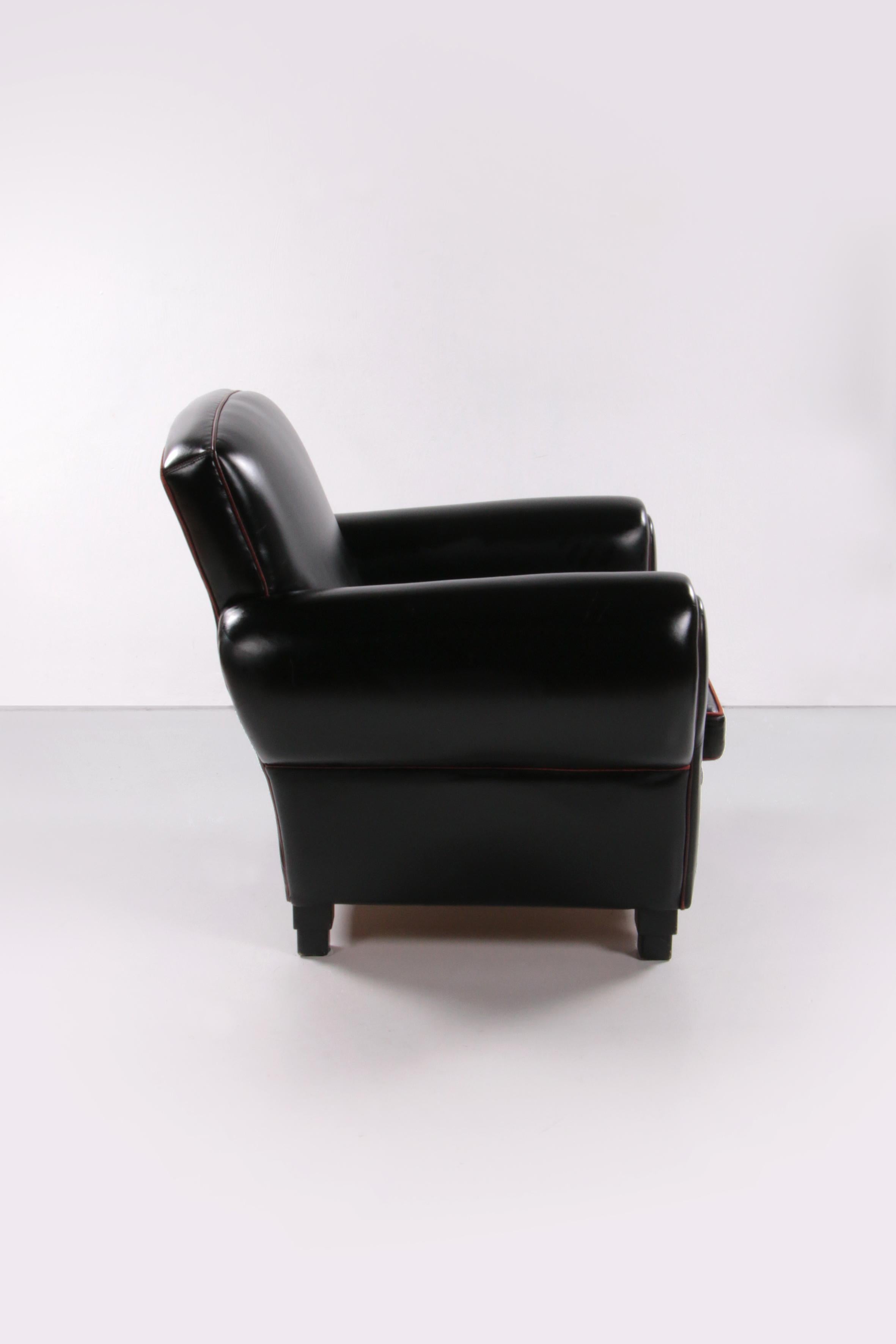 Very Comfortable and Beautiful Leather Armchair from LA Lounge Atelier For Sale 2
