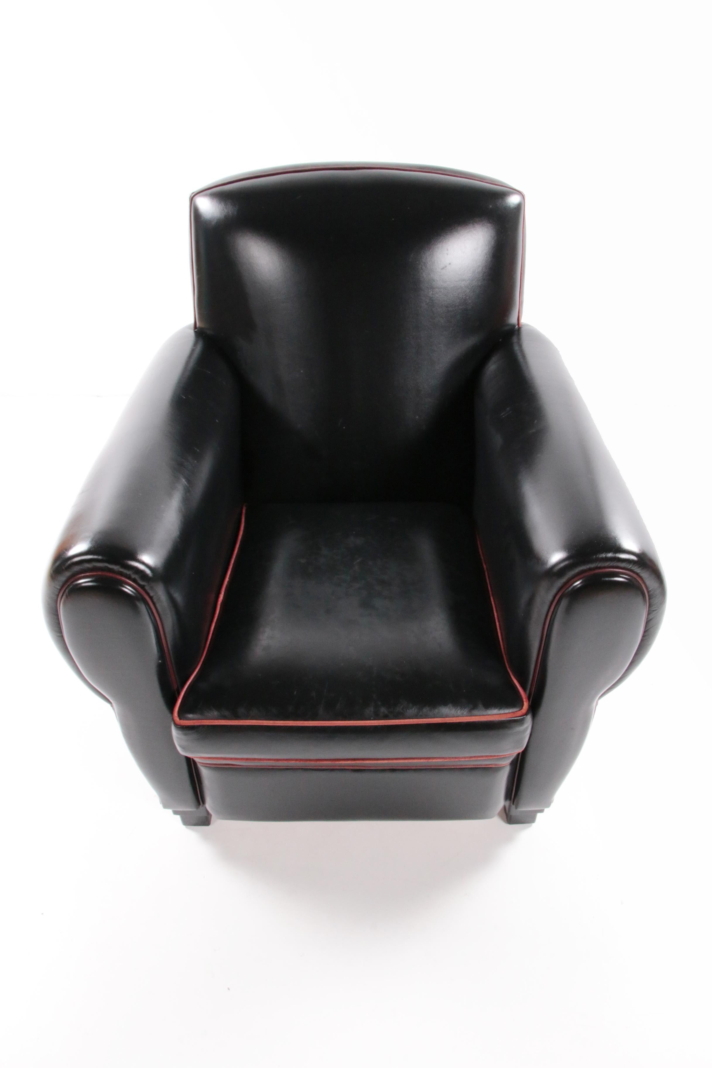 Very Comfortable and Beautiful Leather Armchair from LA Lounge Atelier For Sale 3