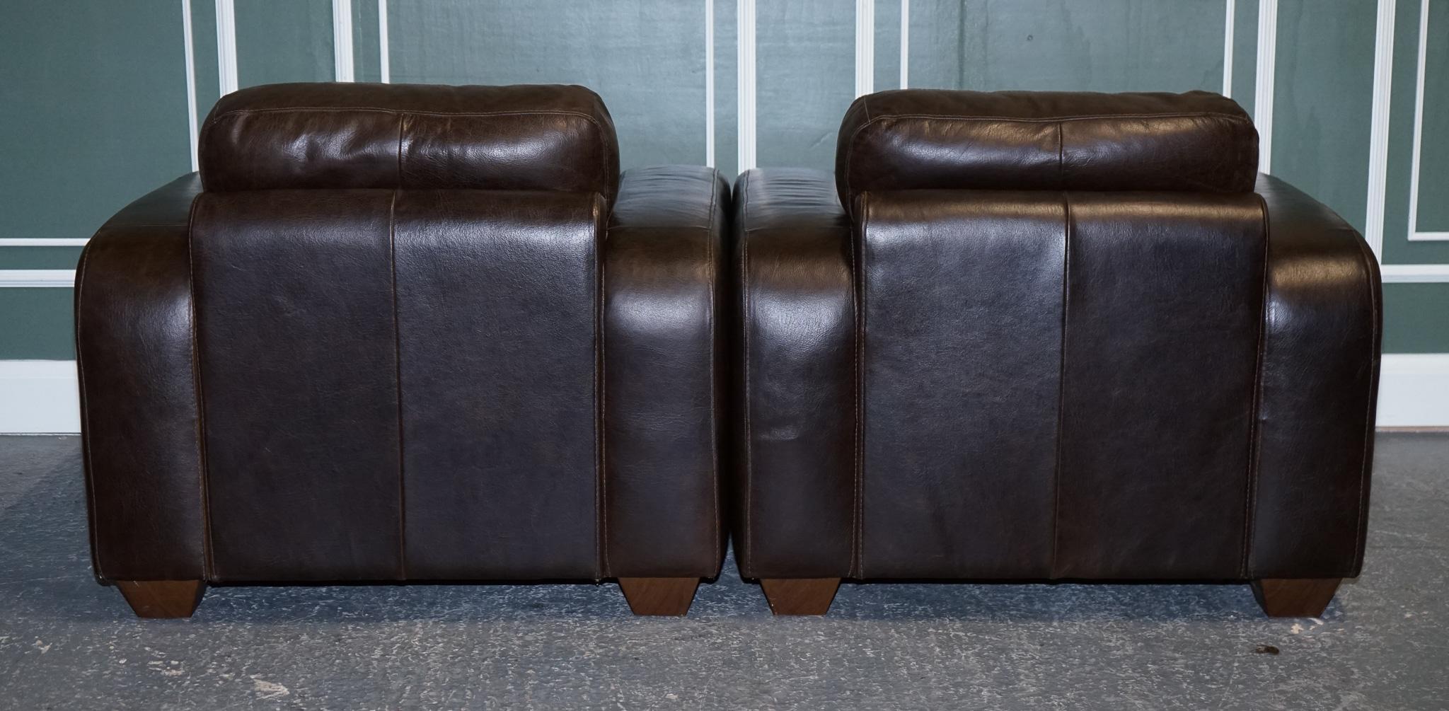 Very Comfortable Vintage Pair of Chocolate Brown Leather Armchairs by Sofitalia For Sale 1