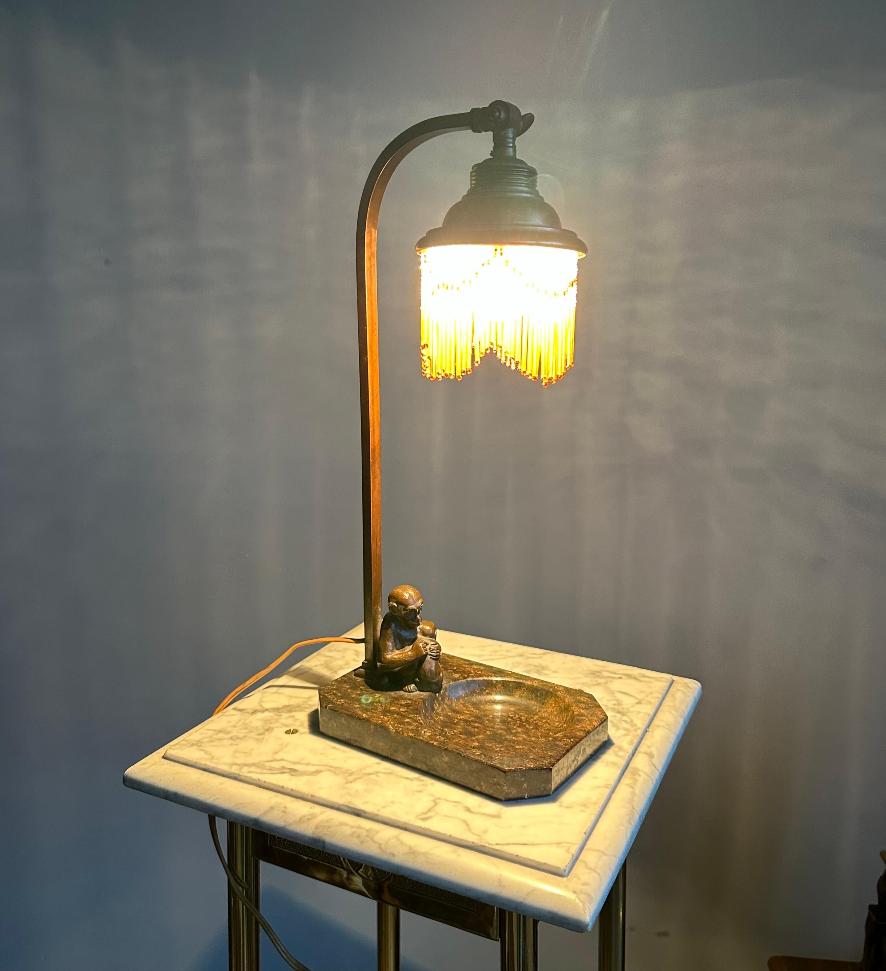 Very Decorative & Artistic Table Desk Lamp with Bronze Grooming Chimps Sculpture For Sale 6