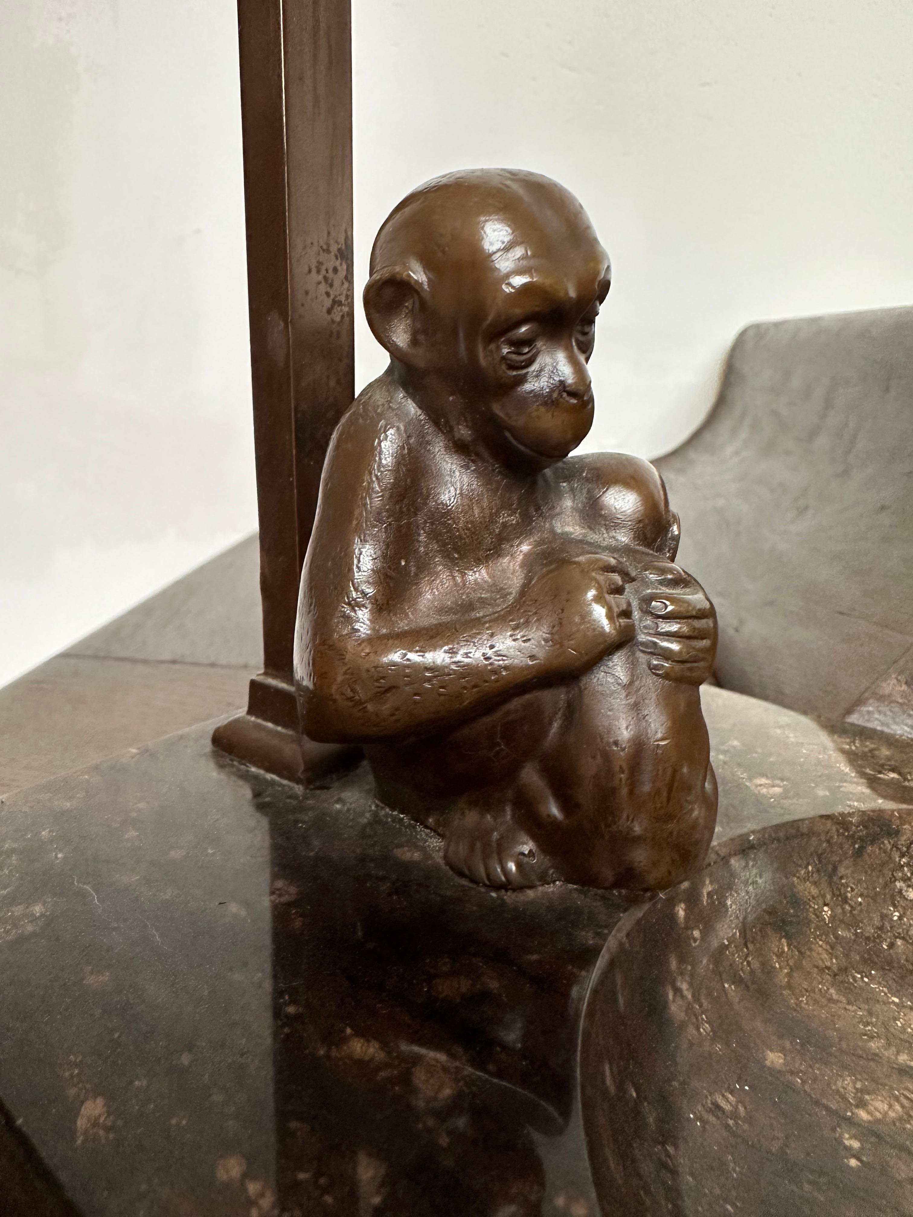 Very Decorative & Artistic Table Desk Lamp with Bronze Grooming Chimps Sculpture For Sale 12