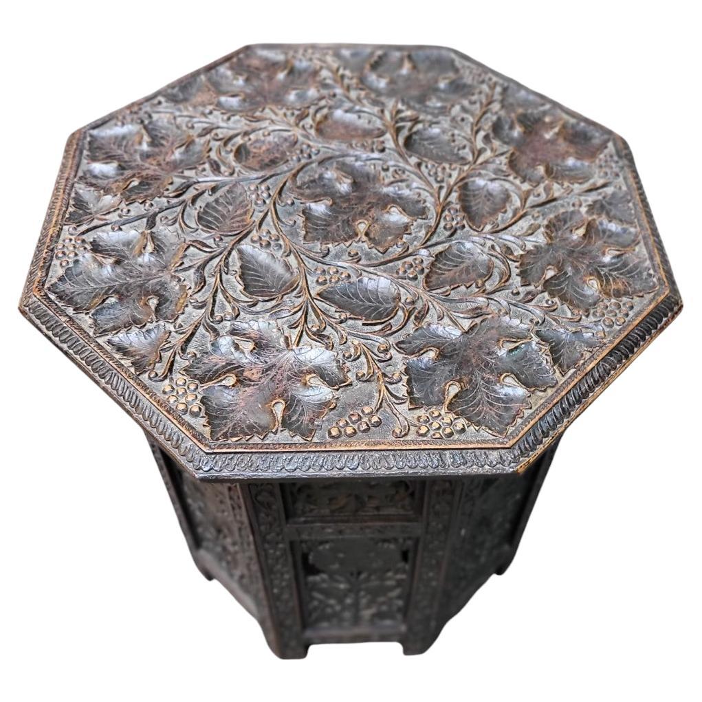 Tavolo anglo-indiano del 19° secolo molto decorativo in vendita