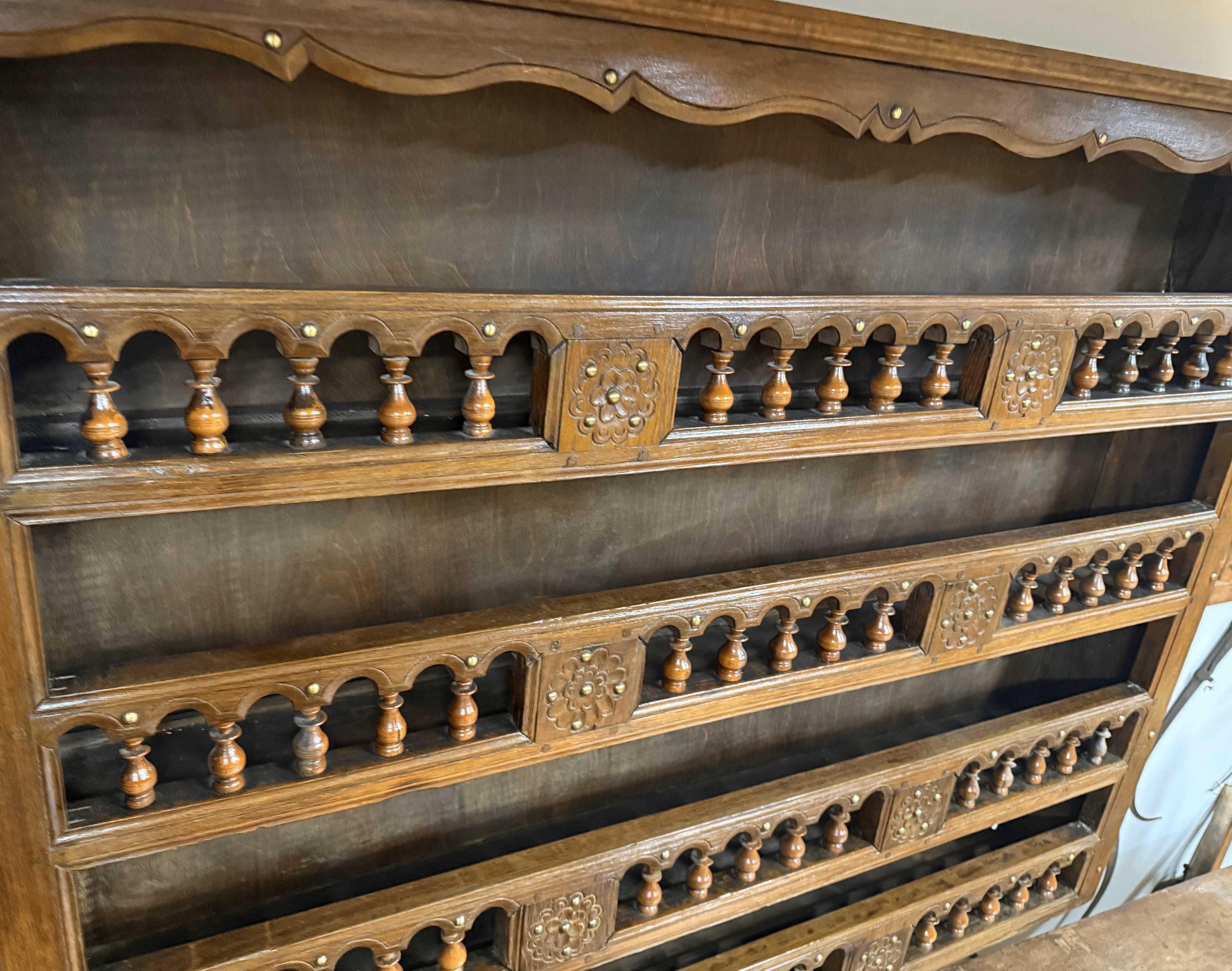 Hand-Carved Very Decorative Early 19th-Century French Provincial Plate Rack For Sale