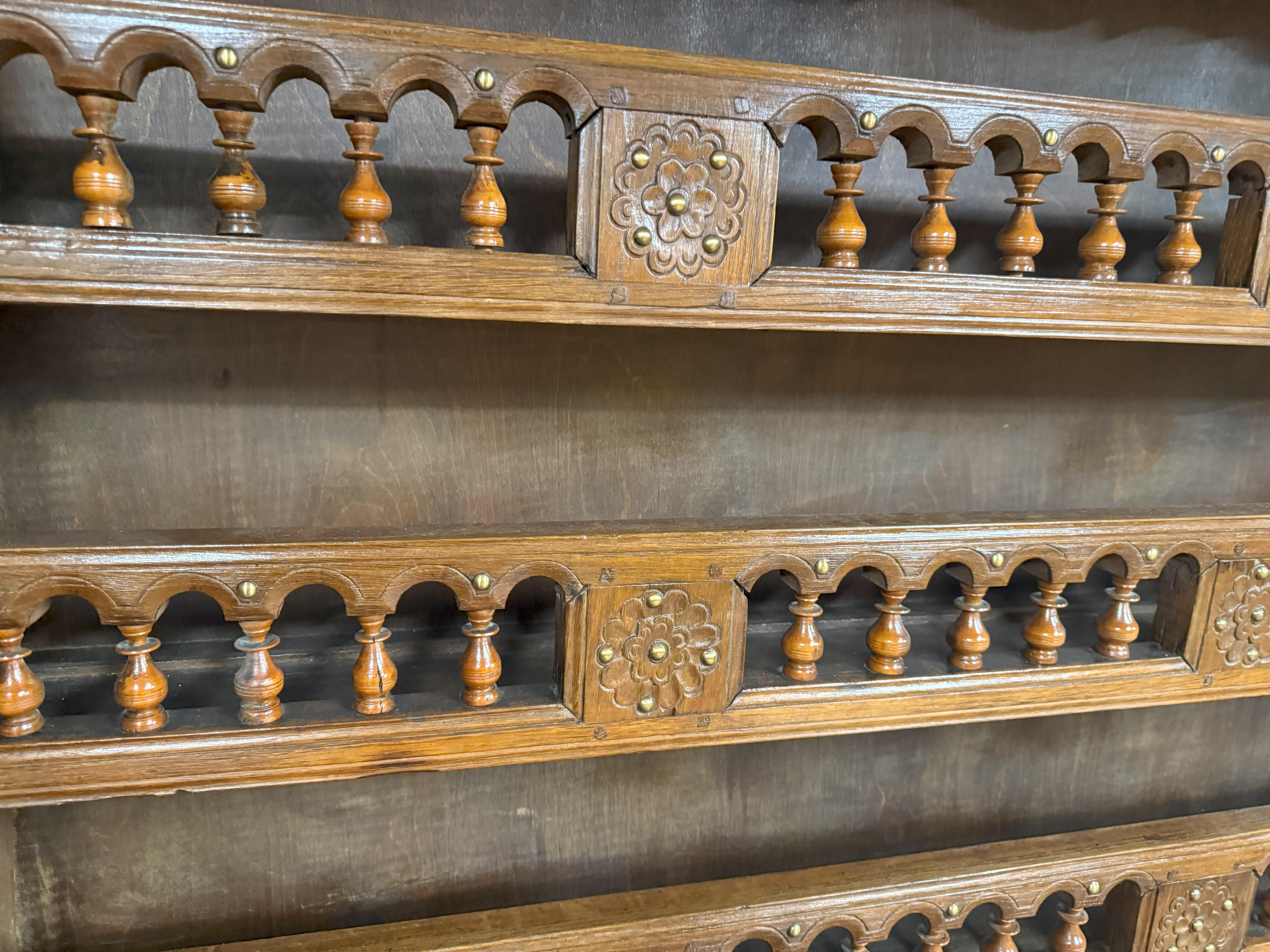 Very Decorative Early 19th-Century French Provincial Plate Rack In Good Condition For Sale In Middleburg, VA