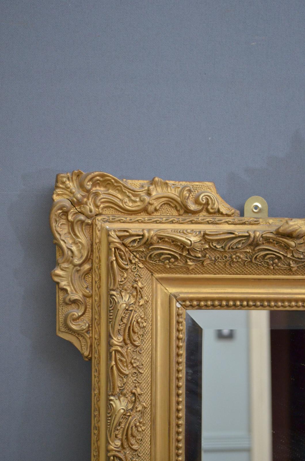 Very Decorative Gilt Mirror In Good Condition For Sale In Whaley Bridge, GB