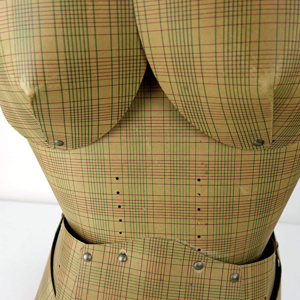 Very Decorative Mannequin or Tailor's Dummy Made of Checkered Thick Cardboard In Good Condition For Sale In Doornspijk, NL