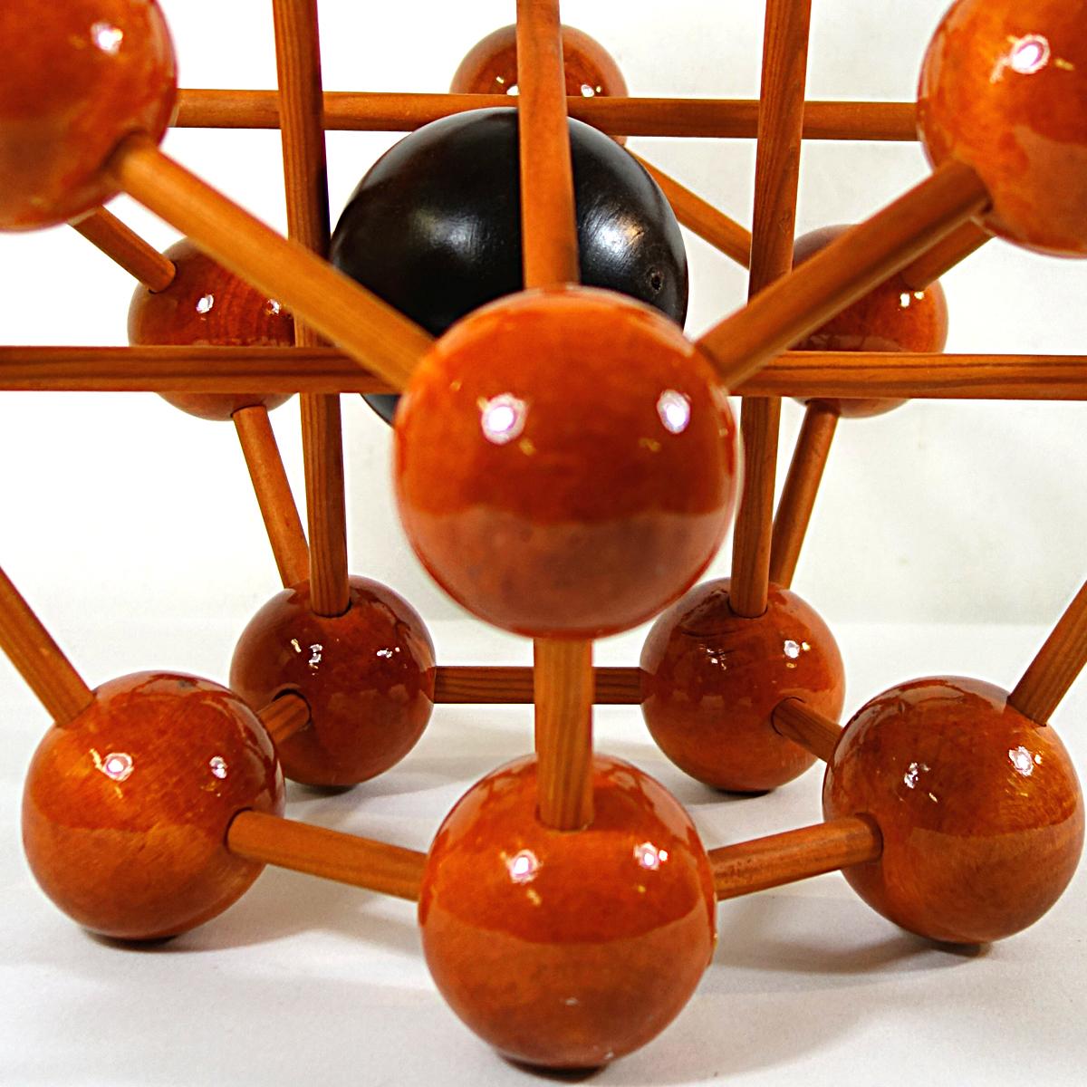 20th Century Very Decorative Midcentury Lacquered Wooden Scale Model of an Atom For Sale