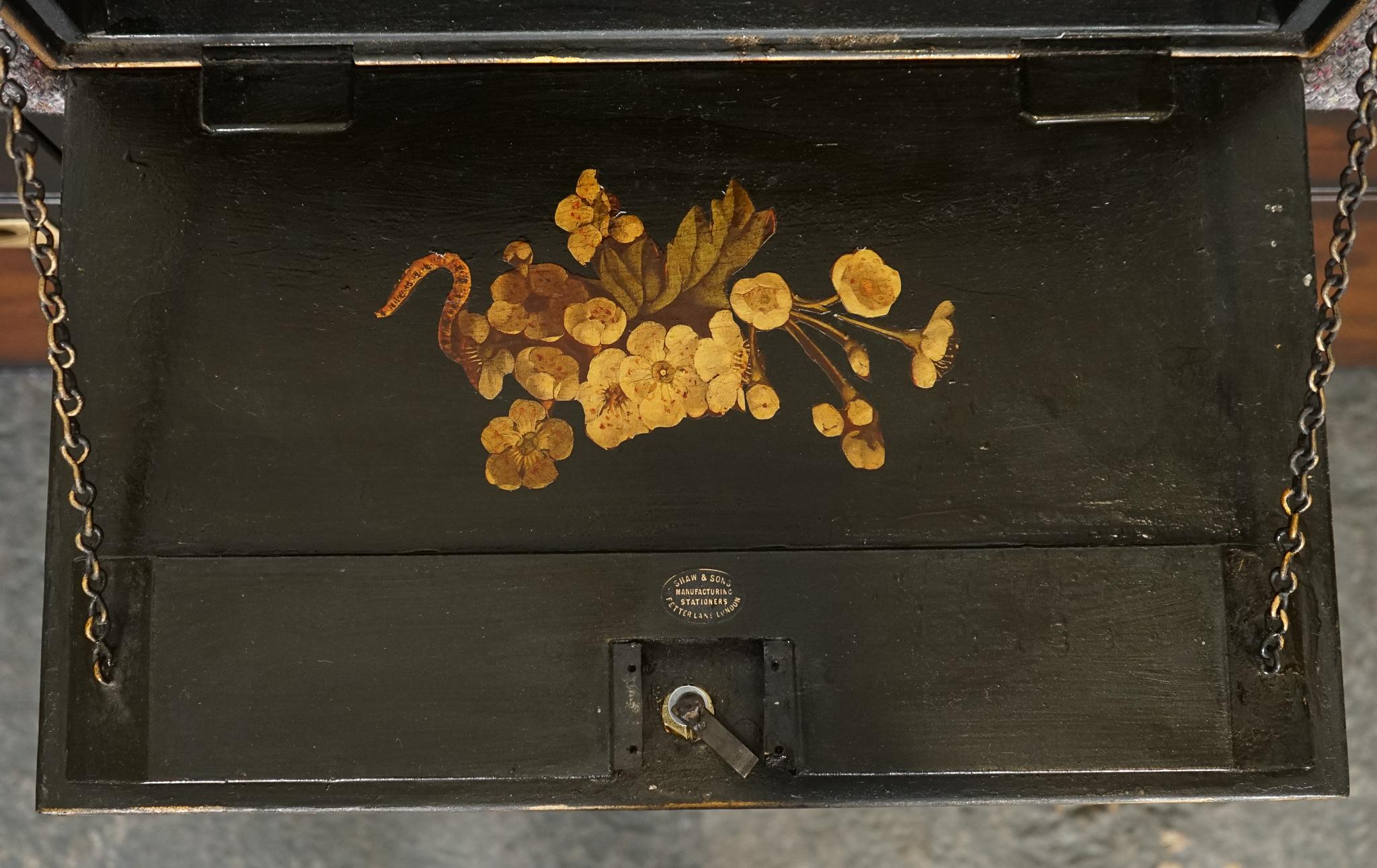 SCATOLA DI CONSERVAZIONE MOLTO DECORATIVA SHAW & SONS IN METALLO FLORALE DIPINTO A MANO in vendita 9