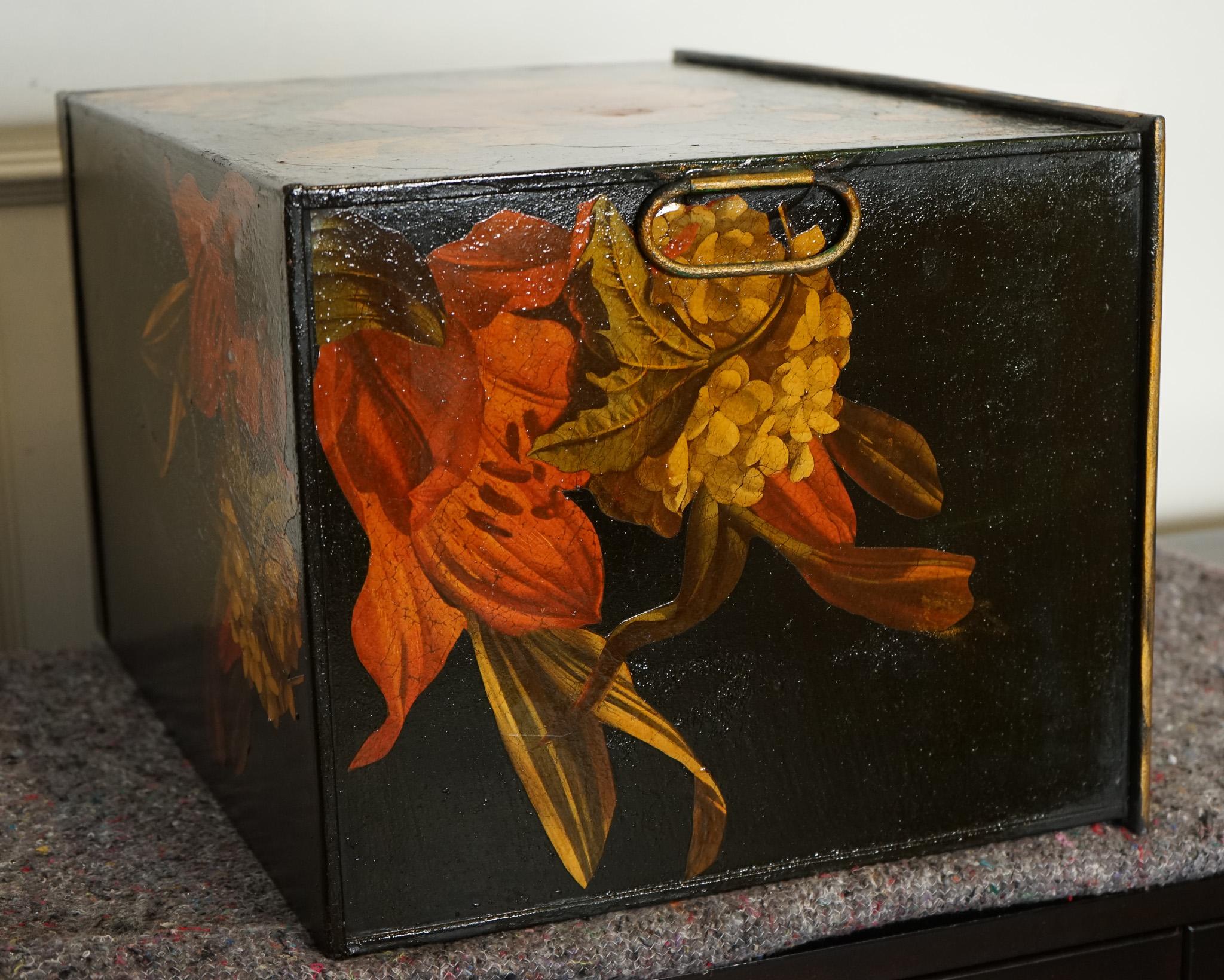 SCATOLA DI CONSERVAZIONE MOLTO DECORATIVA SHAW & SONS IN METALLO FLORALE DIPINTO A MANO in vendita 1