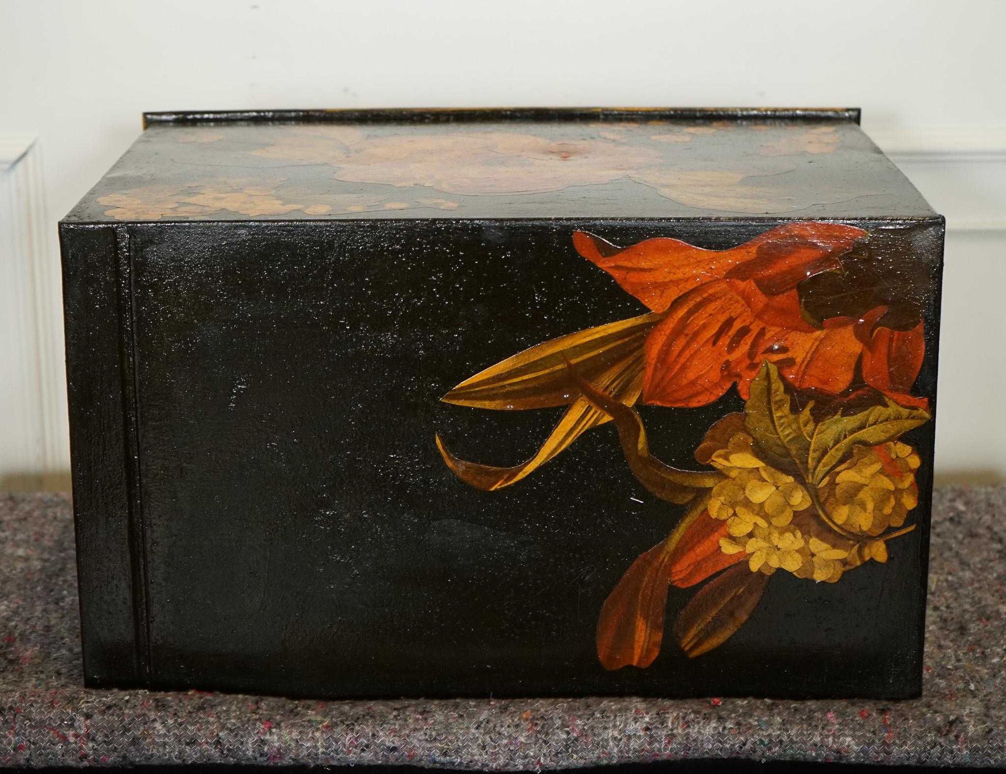 SCATOLA DI CONSERVAZIONE MOLTO DECORATIVA SHAW & SONS IN METALLO FLORALE DIPINTO A MANO in vendita 2