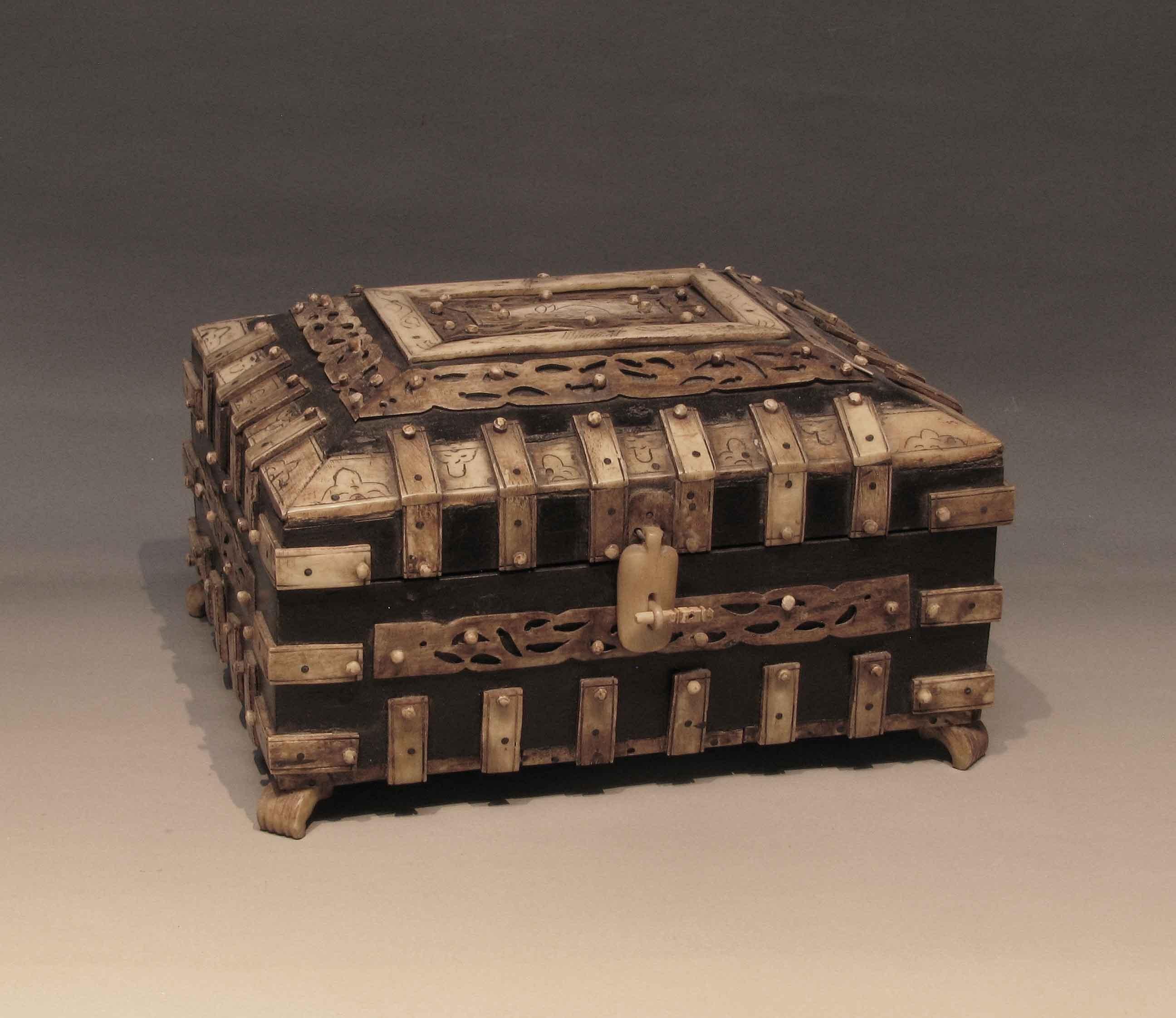 Indian Very Decorative Vizagapatam Box INDIA 19th Century  For Sale
