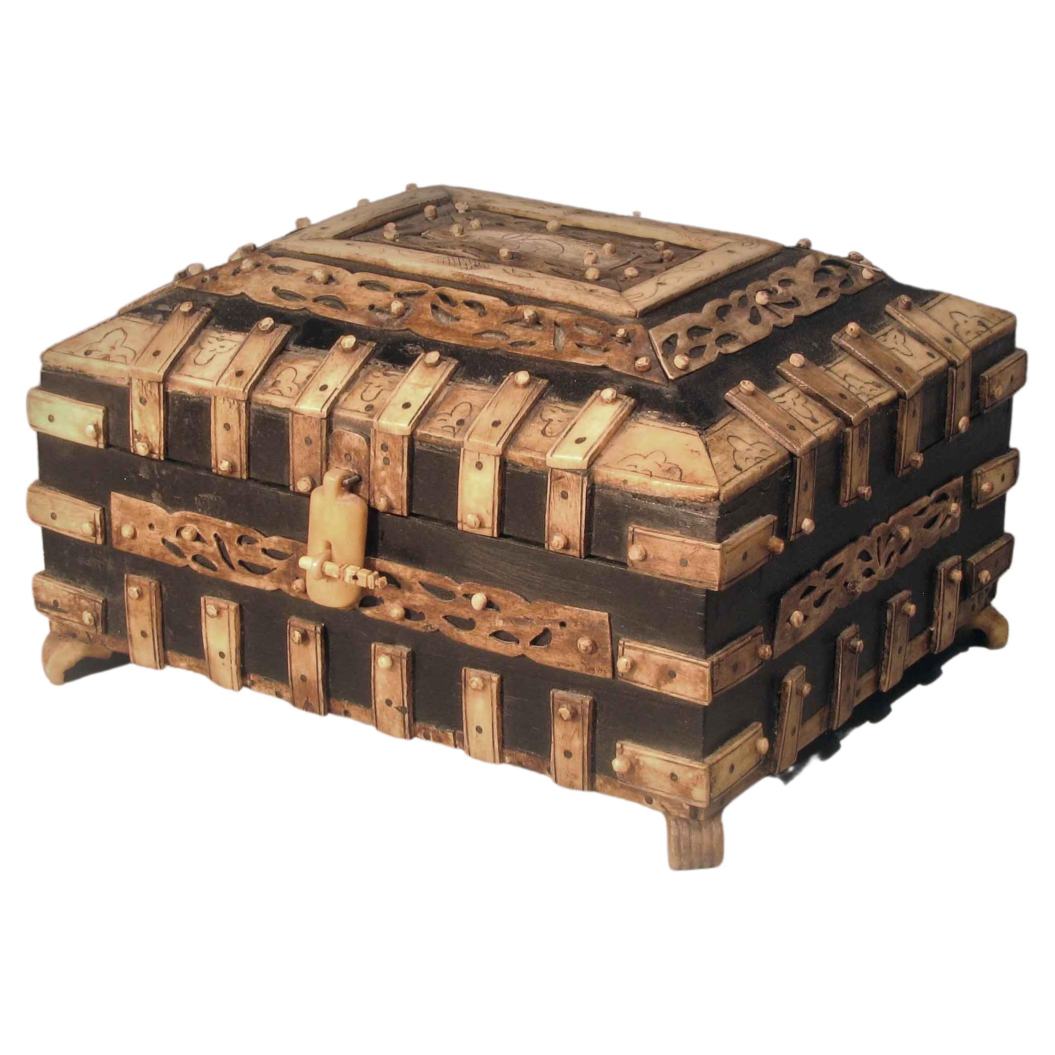 Boîte Vizagapatam très décorative Inde 19ème siècle  en vente