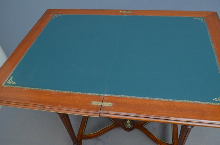 Very Decorative Walnut Card Table In Excellent Condition For Sale In Whaley Bridge, GB