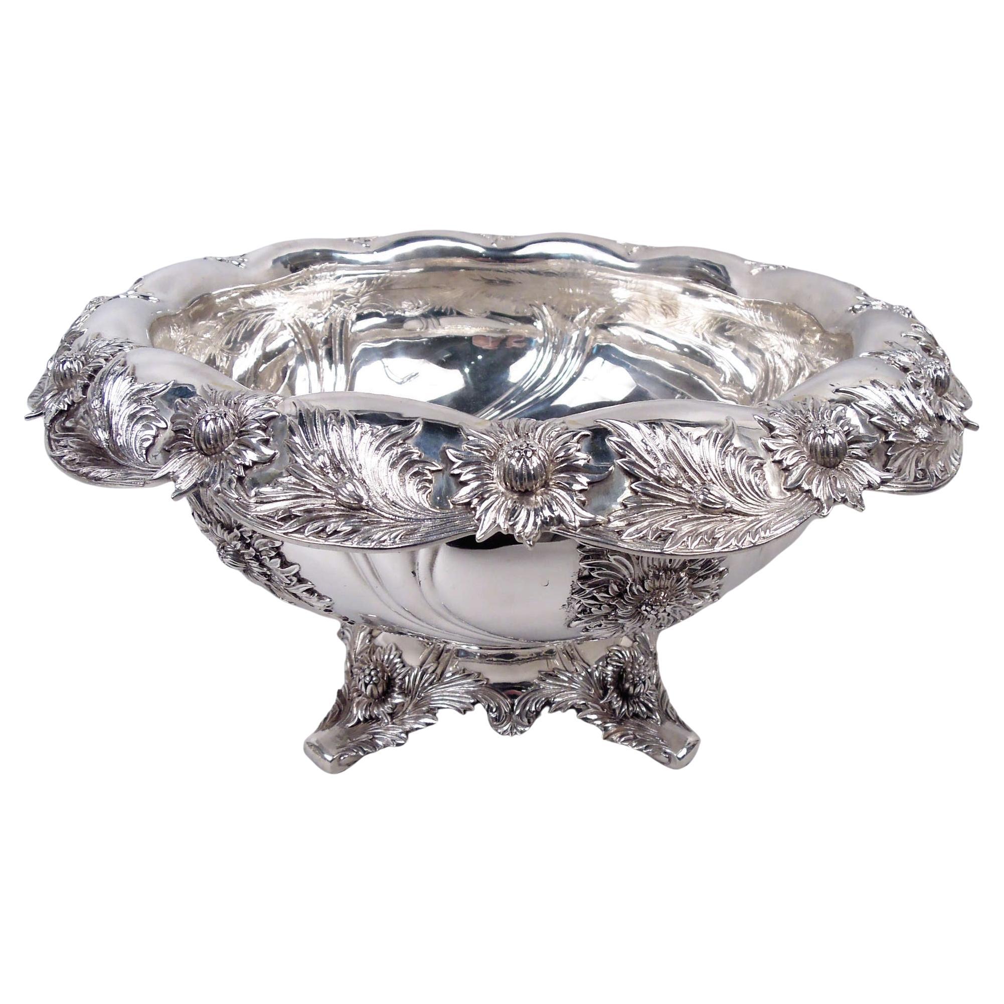 Très désirable Centre de table Tiffany Chrysanthème Punchbowl en vente