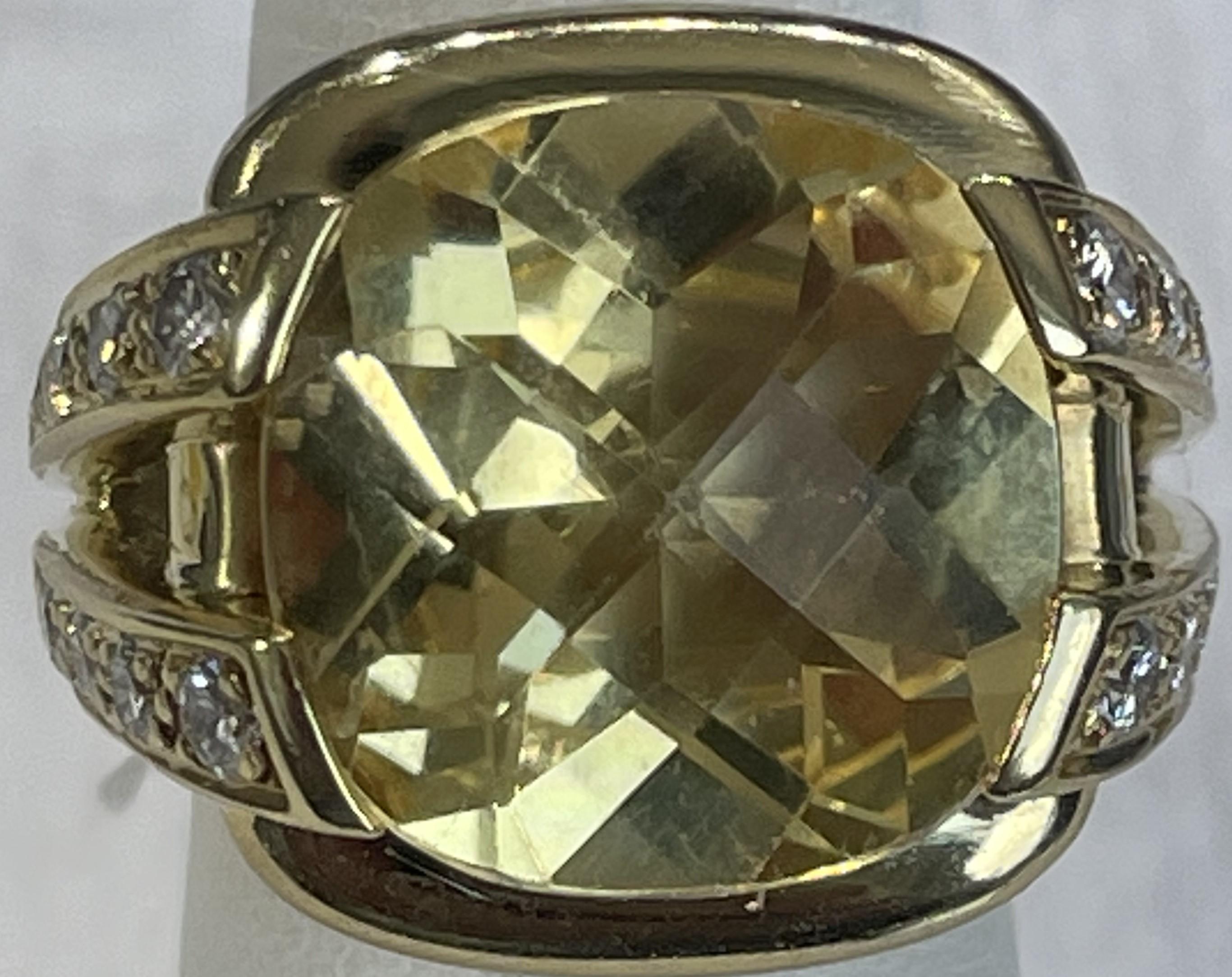 Very Dramatic Late-20th Century 18k Gold, Citrine and Diamond Fashion Ring For Sale 4