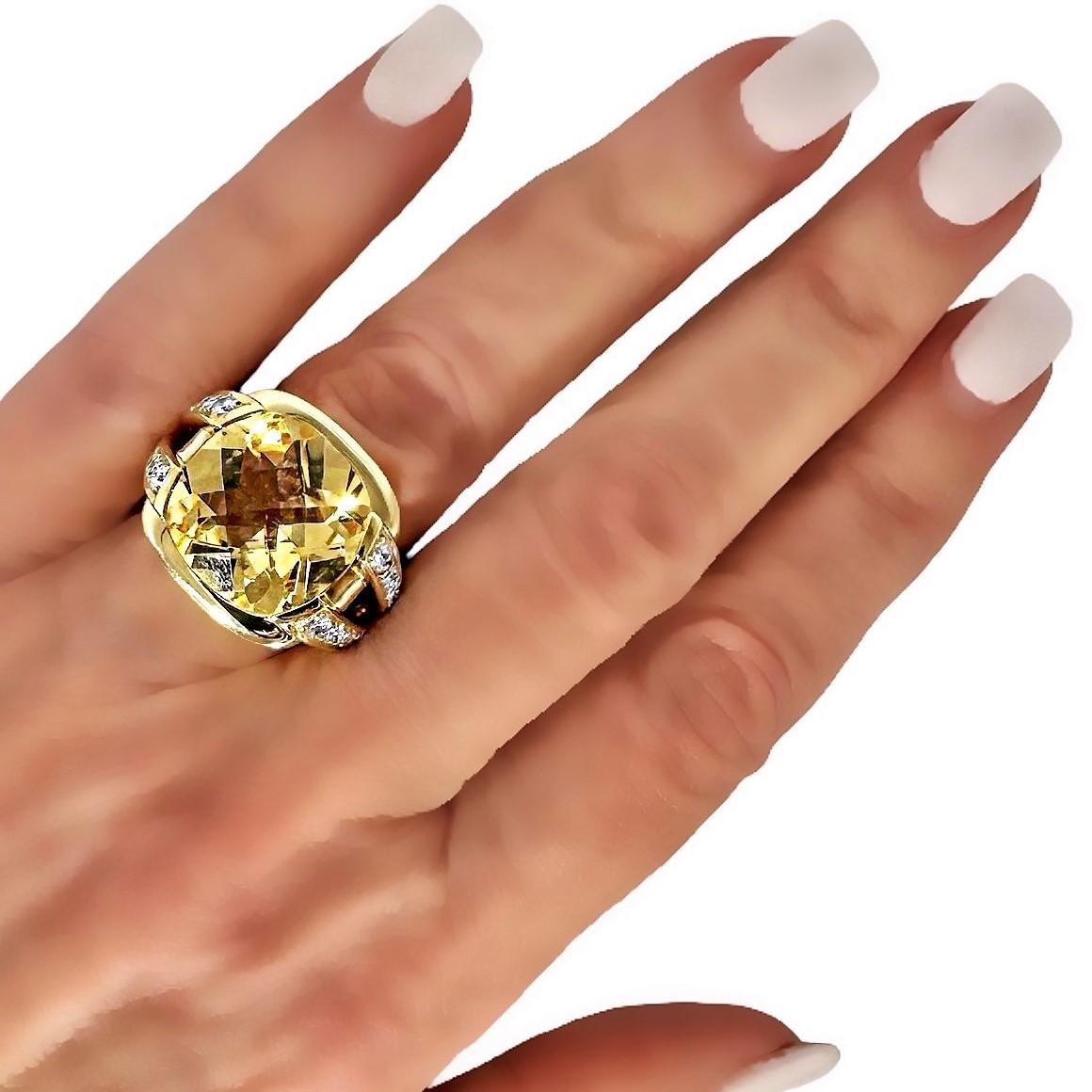 Very Dramatic Late-20th Century 18k Gold, Citrine and Diamond Fashion Ring For Sale 1