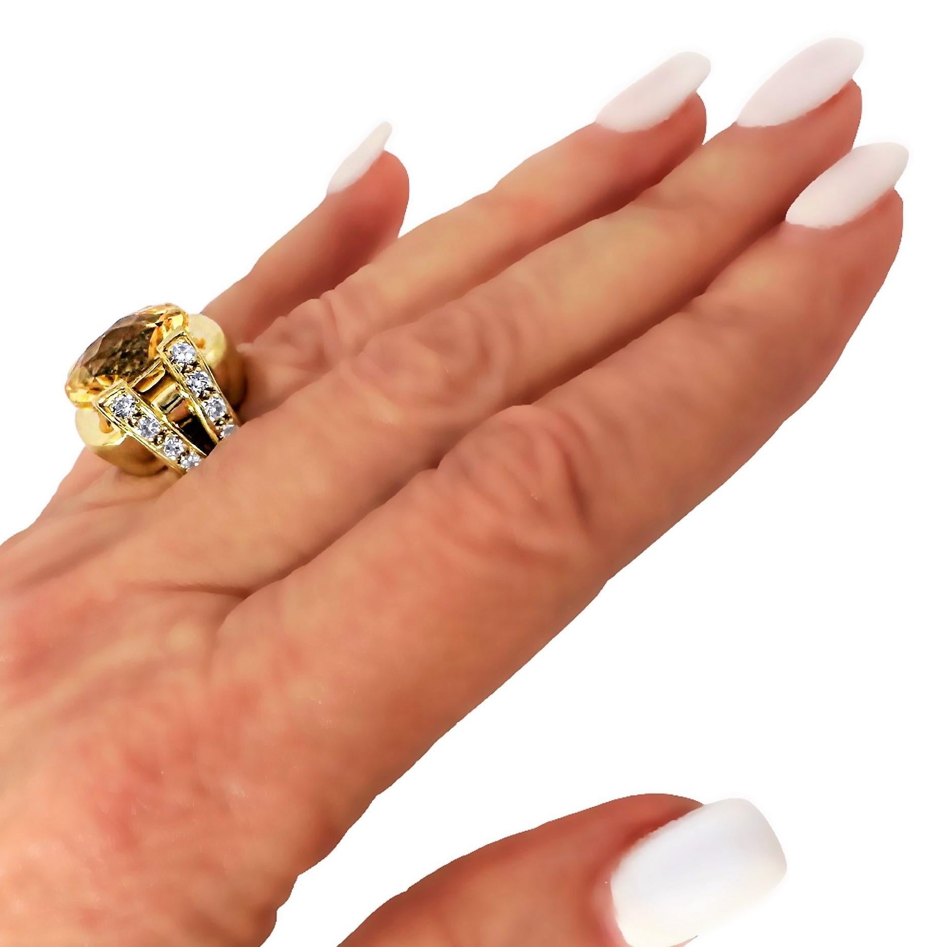 Very Dramatic Late-20th Century 18k Gold, Citrine and Diamond Fashion Ring For Sale 3