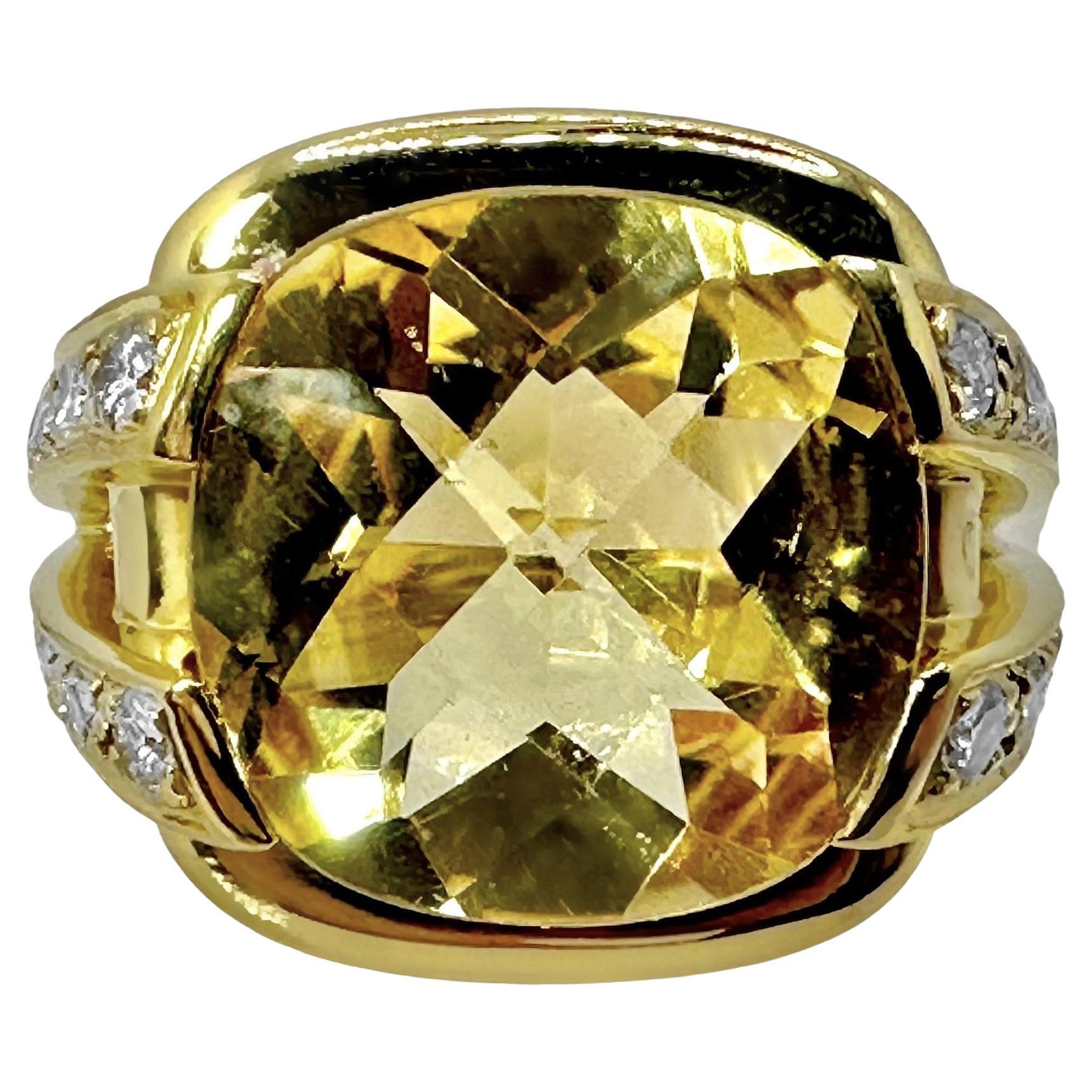 Very Dramatic Late-20th Century 18k Gold, Citrine and Diamond Fashion Ring For Sale