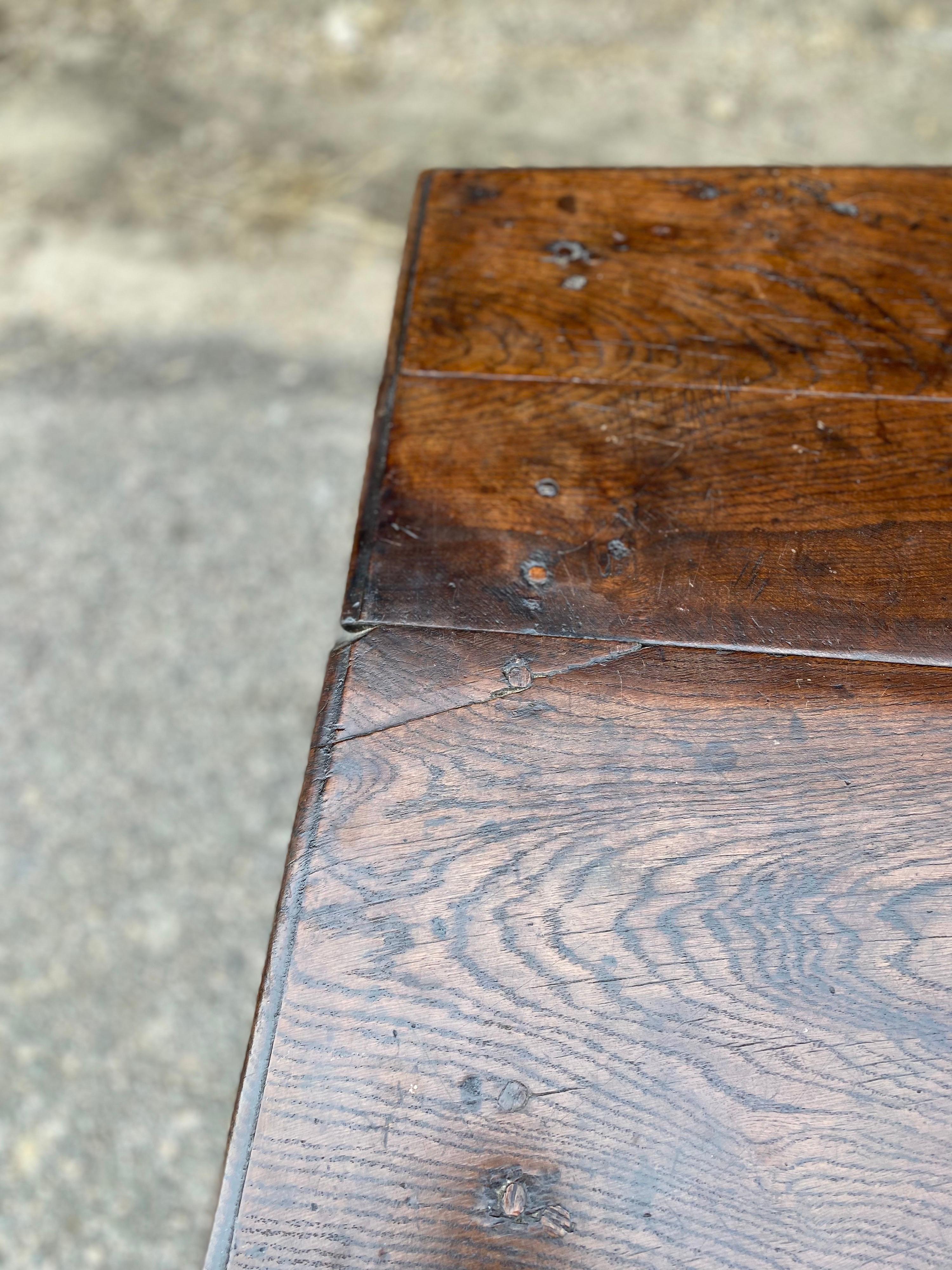 Very Early 18th Century English Oak Joint Table with Drawer 4