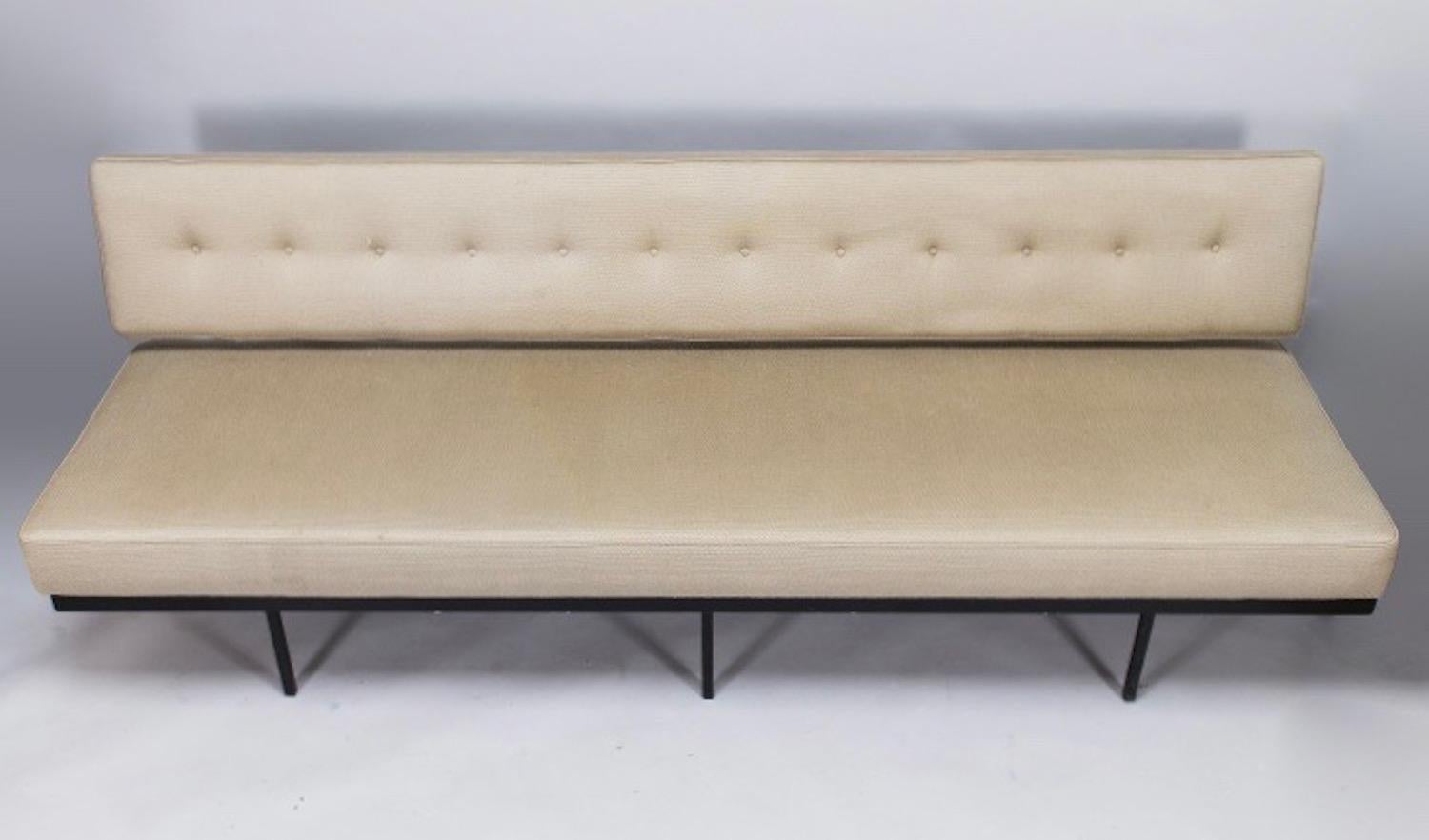 Sehr frühes und seltenes Sofa Nr. 578 von Florence Knoll (Moderne der Mitte des Jahrhunderts) im Angebot