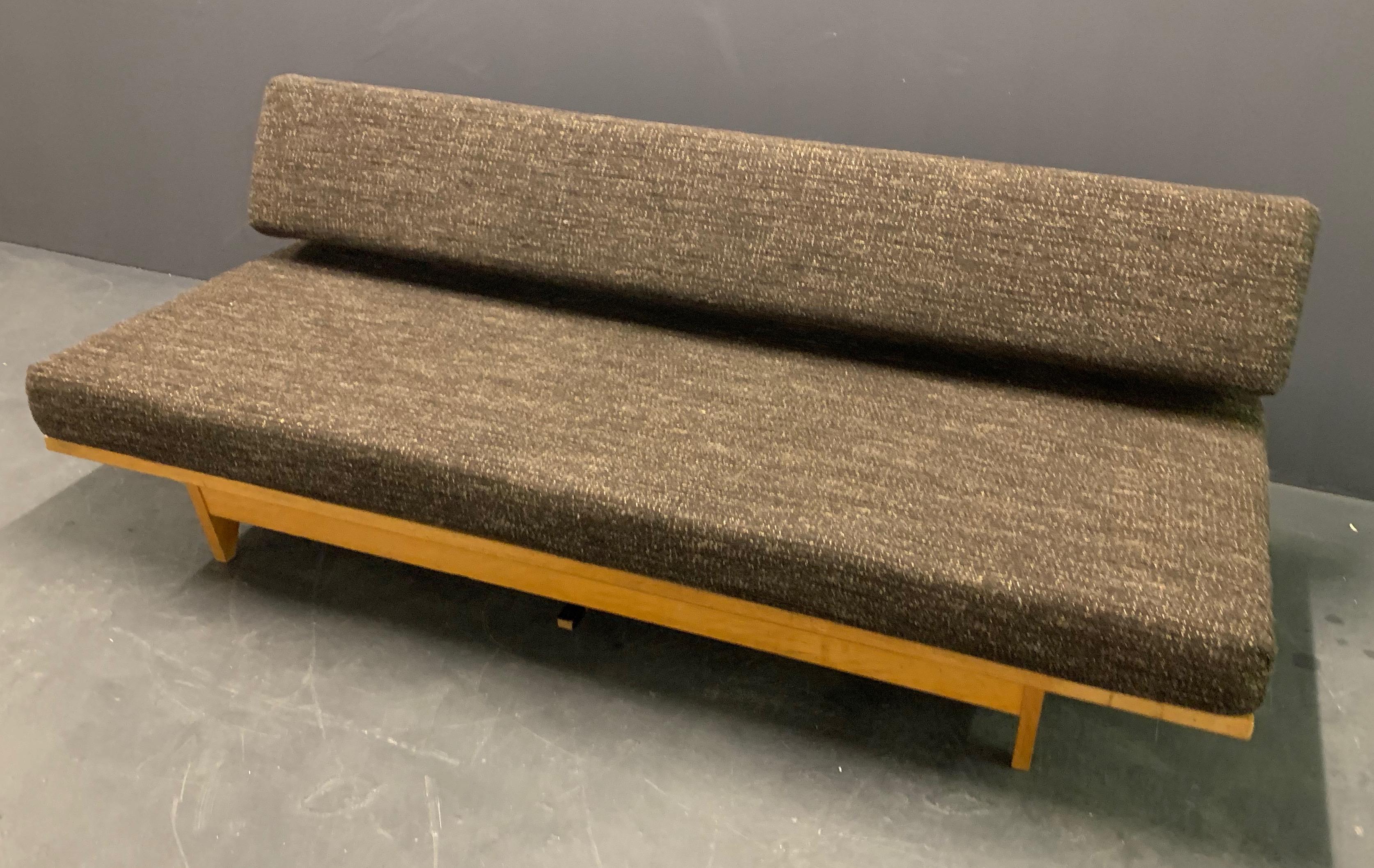 Very Early and Rare Richard Stein Daybed for Knoll For Sale 3
