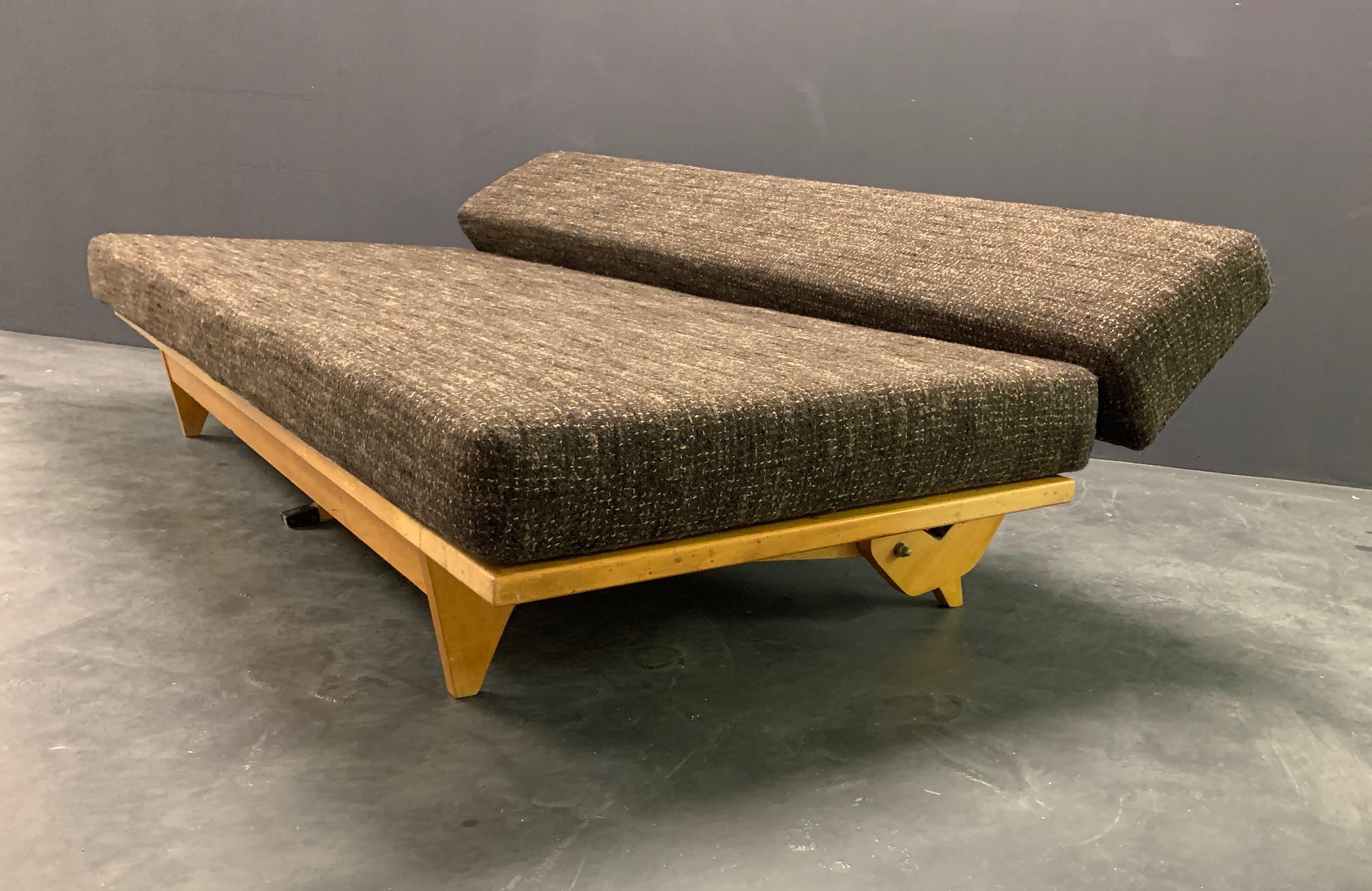 Mid-20th Century Very Early and Rare Richard Stein Daybed for Knoll For Sale