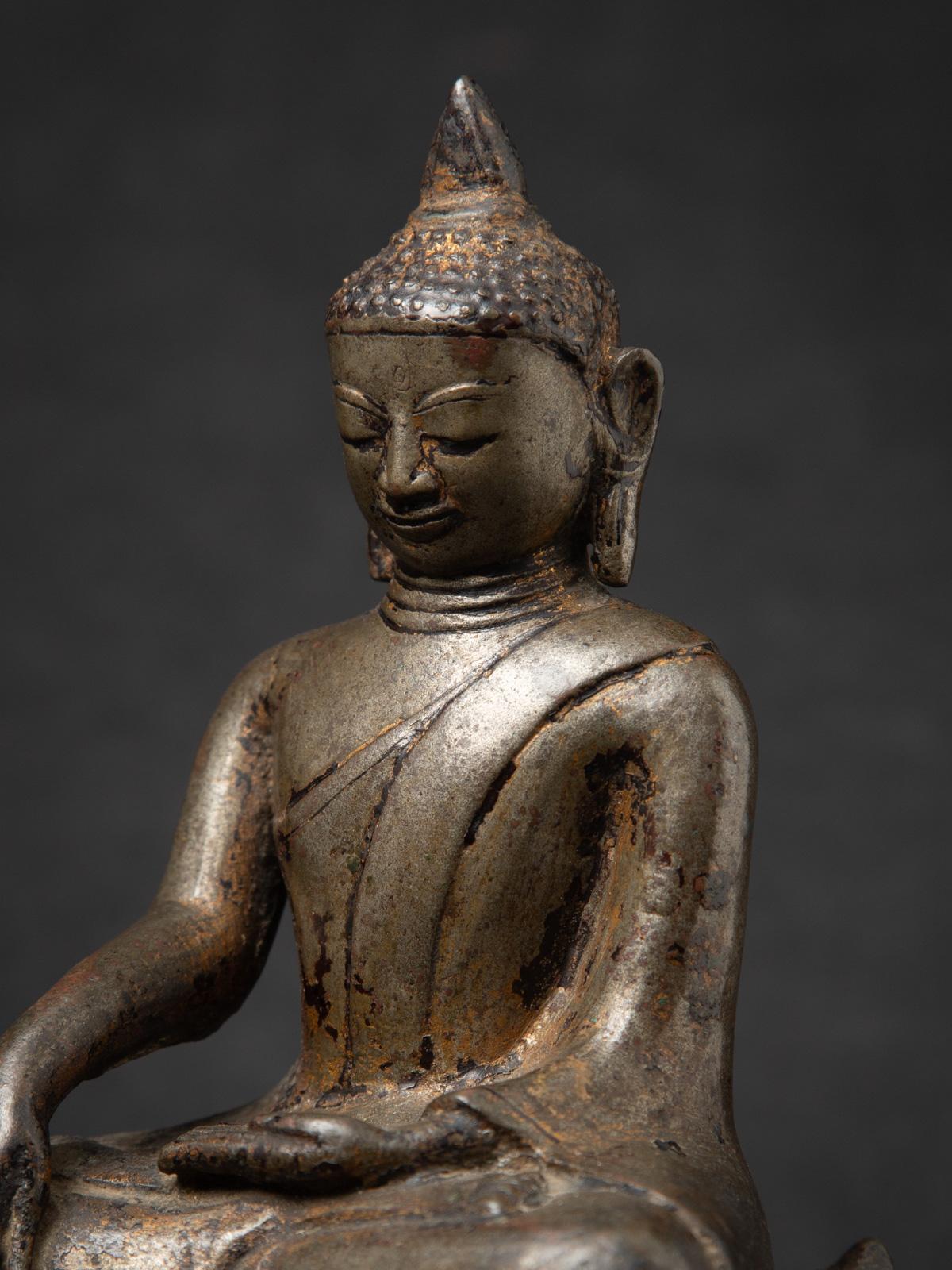 Very early antique bronze Burmese Arakan Buddha from Burma 5