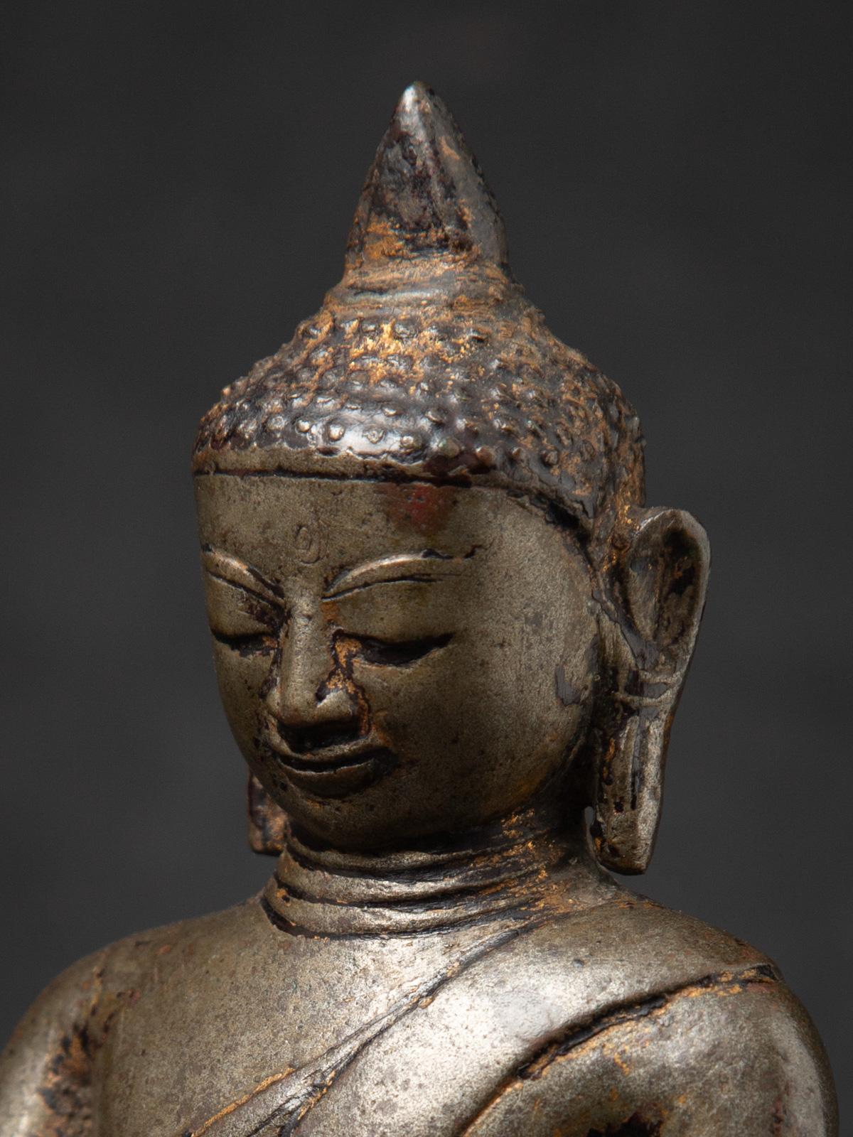 Very early antique bronze Burmese Arakan Buddha from Burma 6