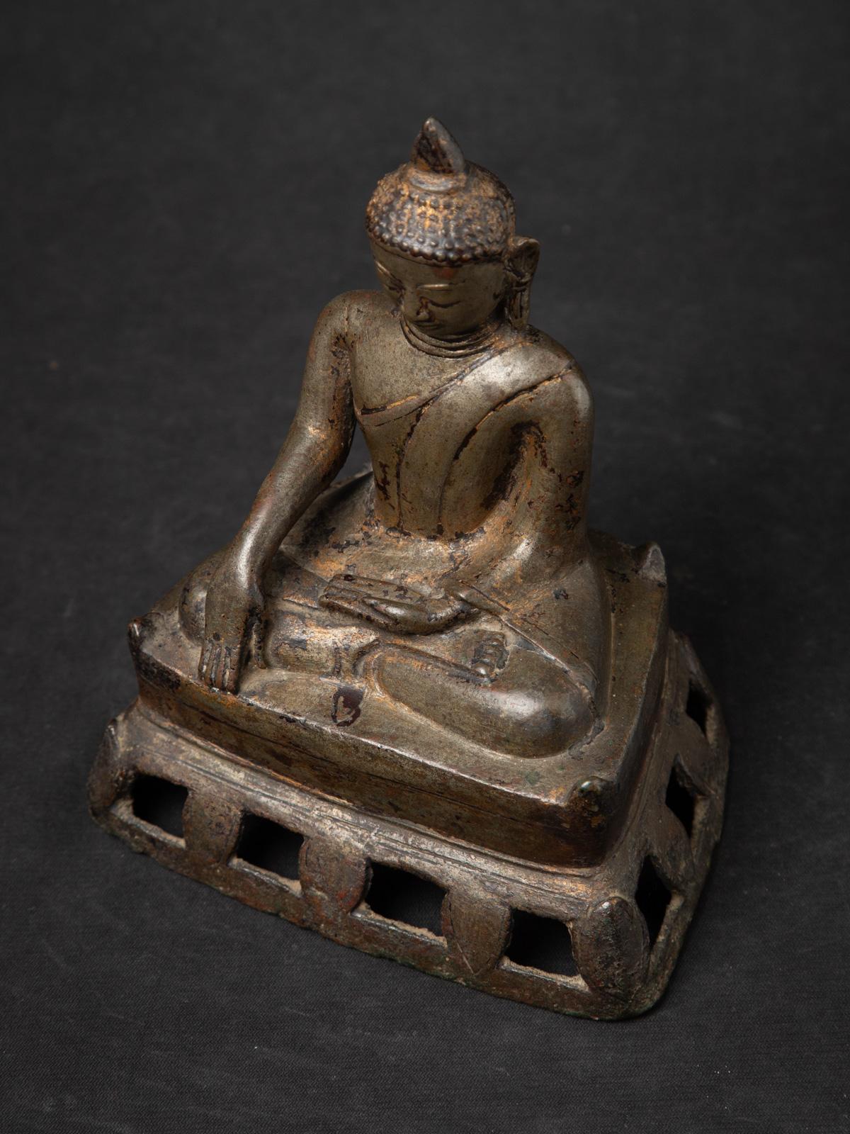 Very early antique bronze Burmese Arakan Buddha from Burma 7