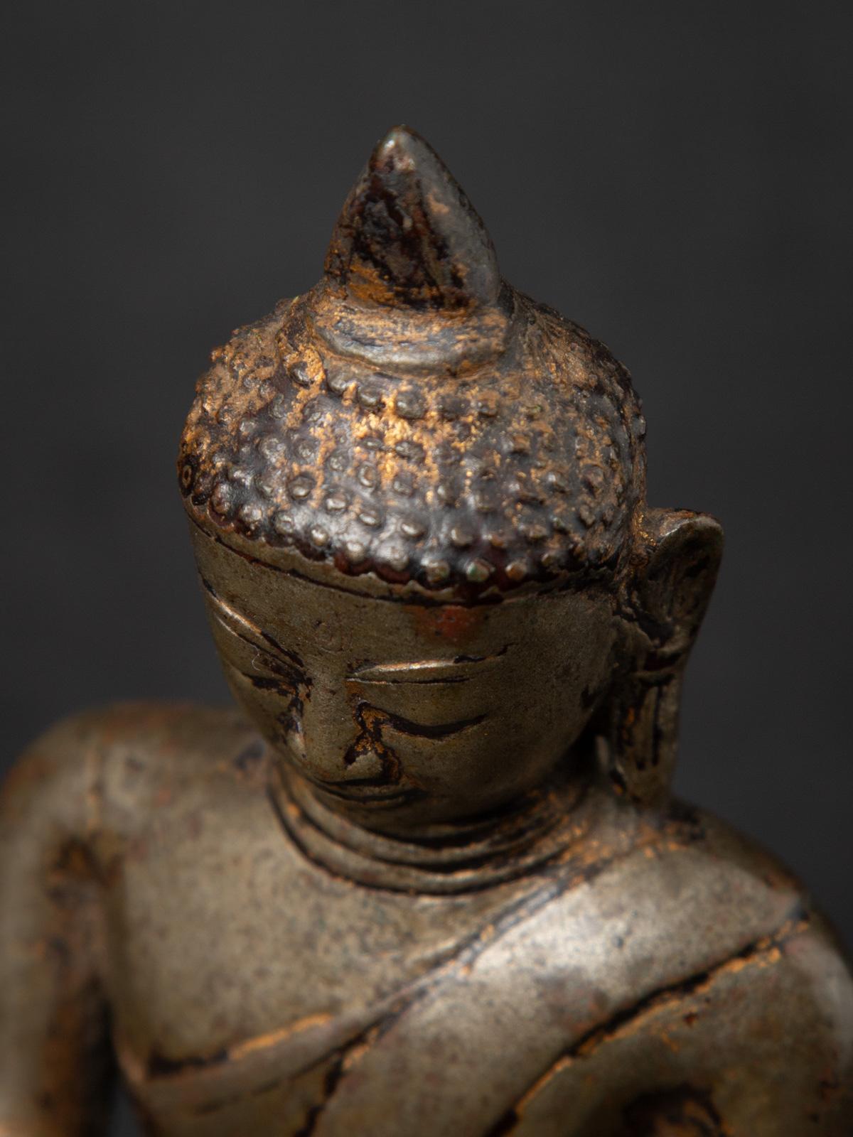 Very early antique bronze Burmese Arakan Buddha from Burma 8