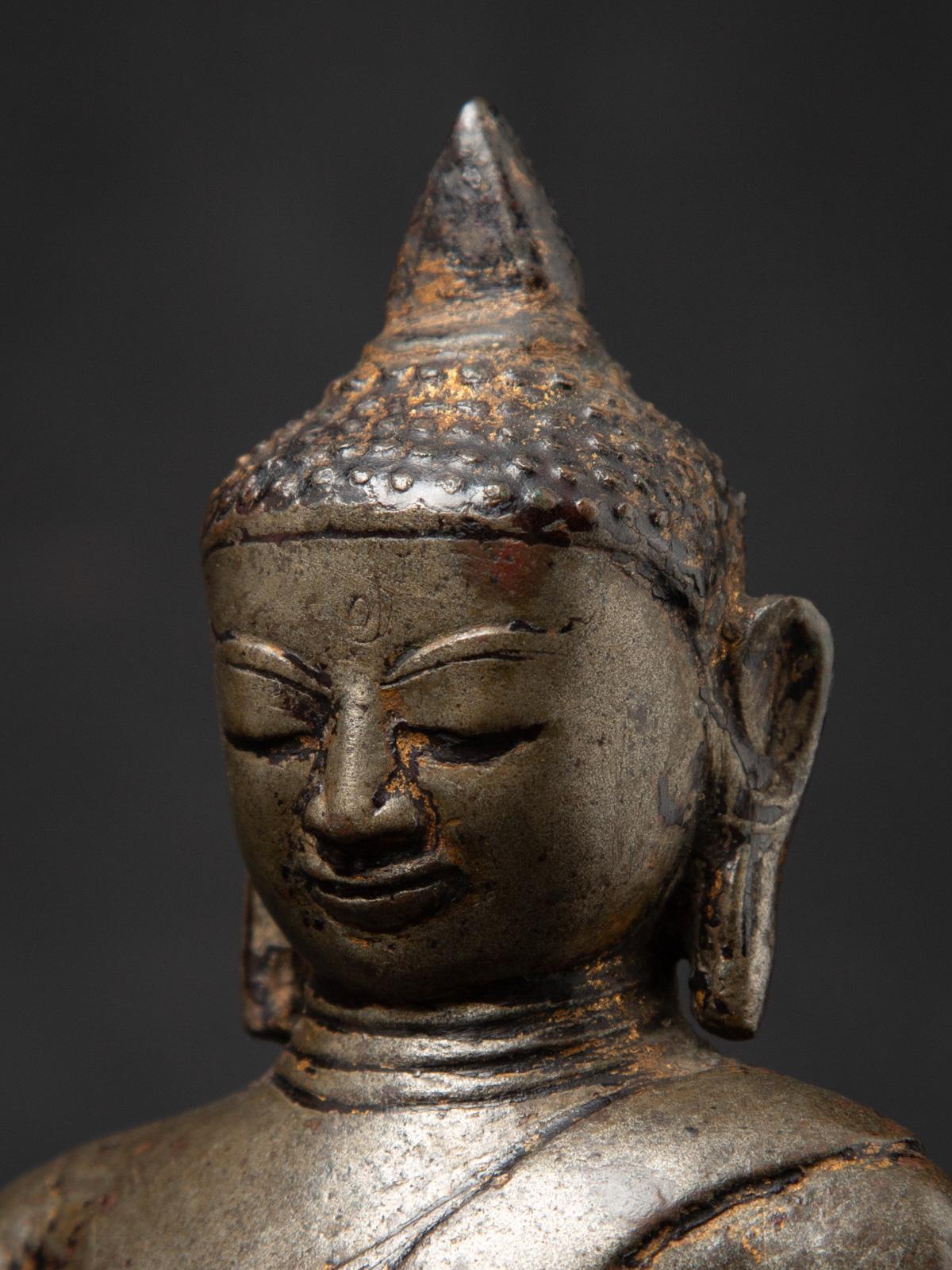 Very early antique bronze Burmese Arakan Buddha from Burma 9