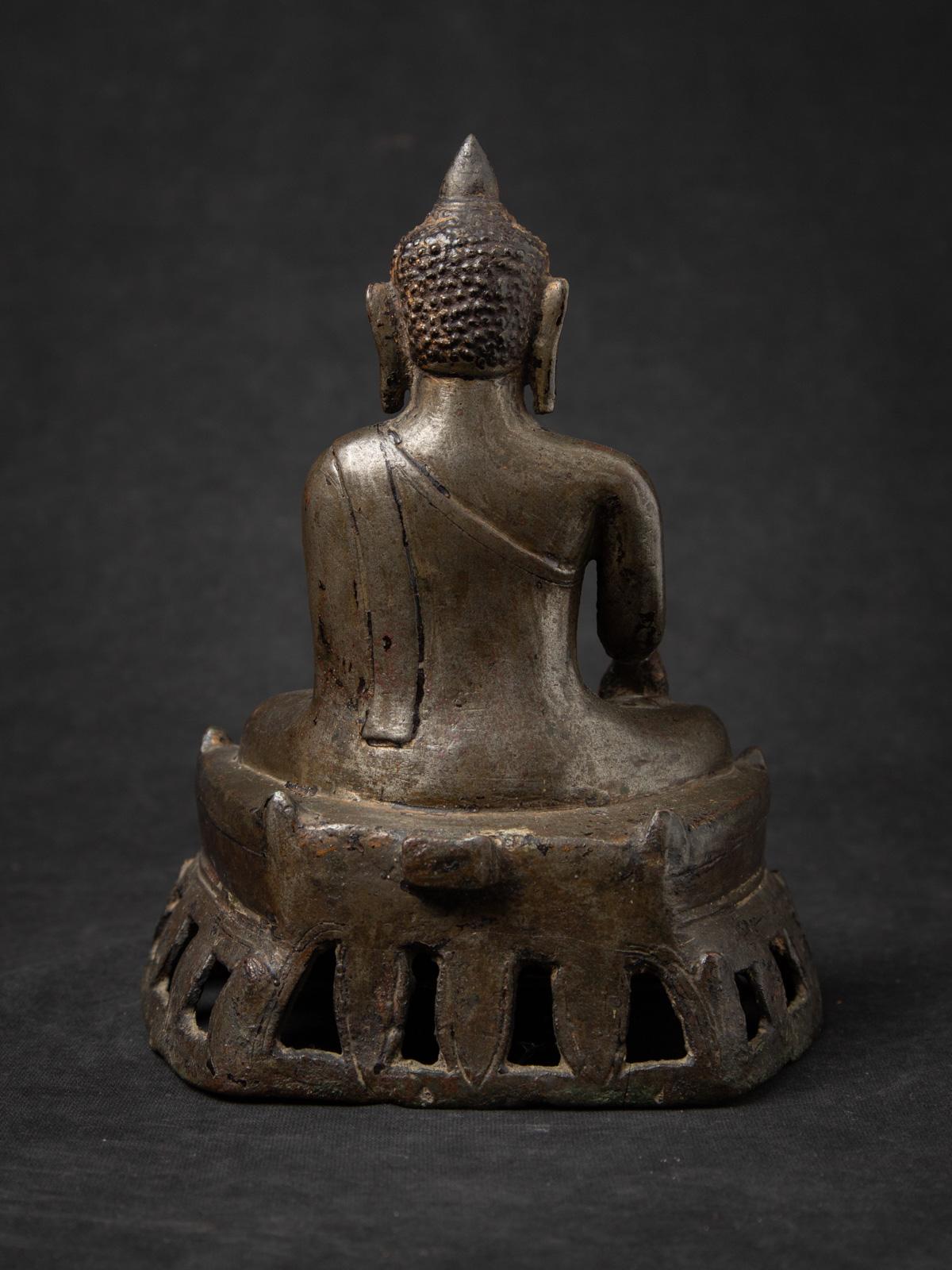 Very early antique bronze Burmese Arakan Buddha from Burma In Good Condition In DEVENTER, NL