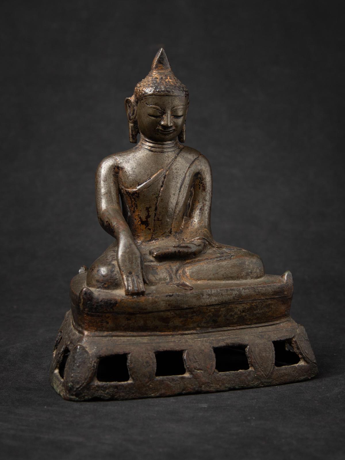 Bronze Very early antique bronze Burmese Arakan Buddha from Burma