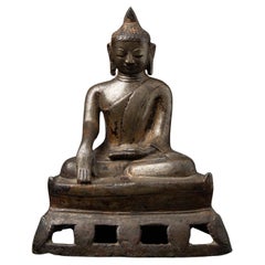 Very early antique bronze Burmese Arakan Buddha from Burma