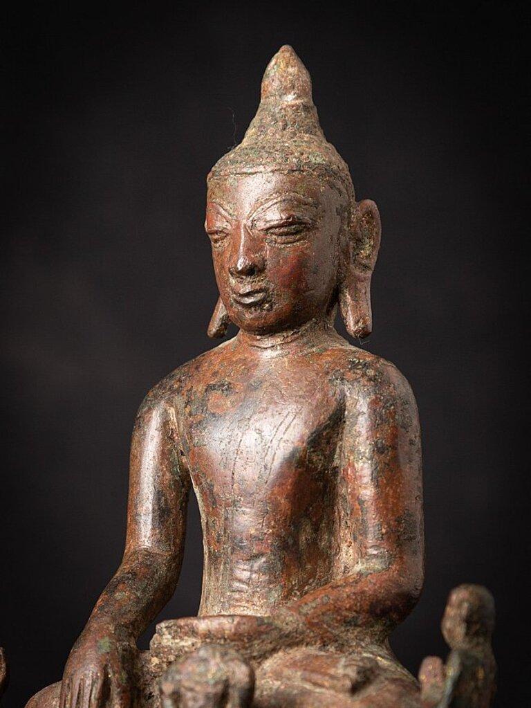 Very early antique bronze Burmese Buddha statue from Burma For Sale 6