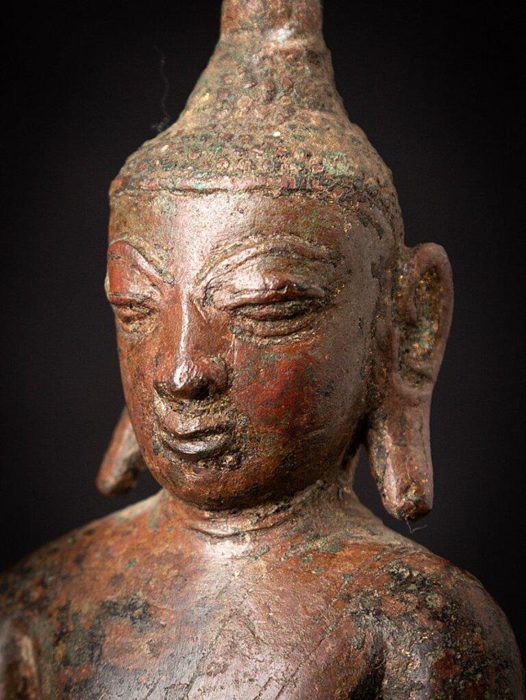 Very early antique bronze Burmese Buddha statue from Burma For Sale 10