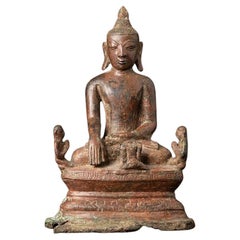 Très ancienne statue de Bouddha birman en bronze ancien provenant de Birmanie