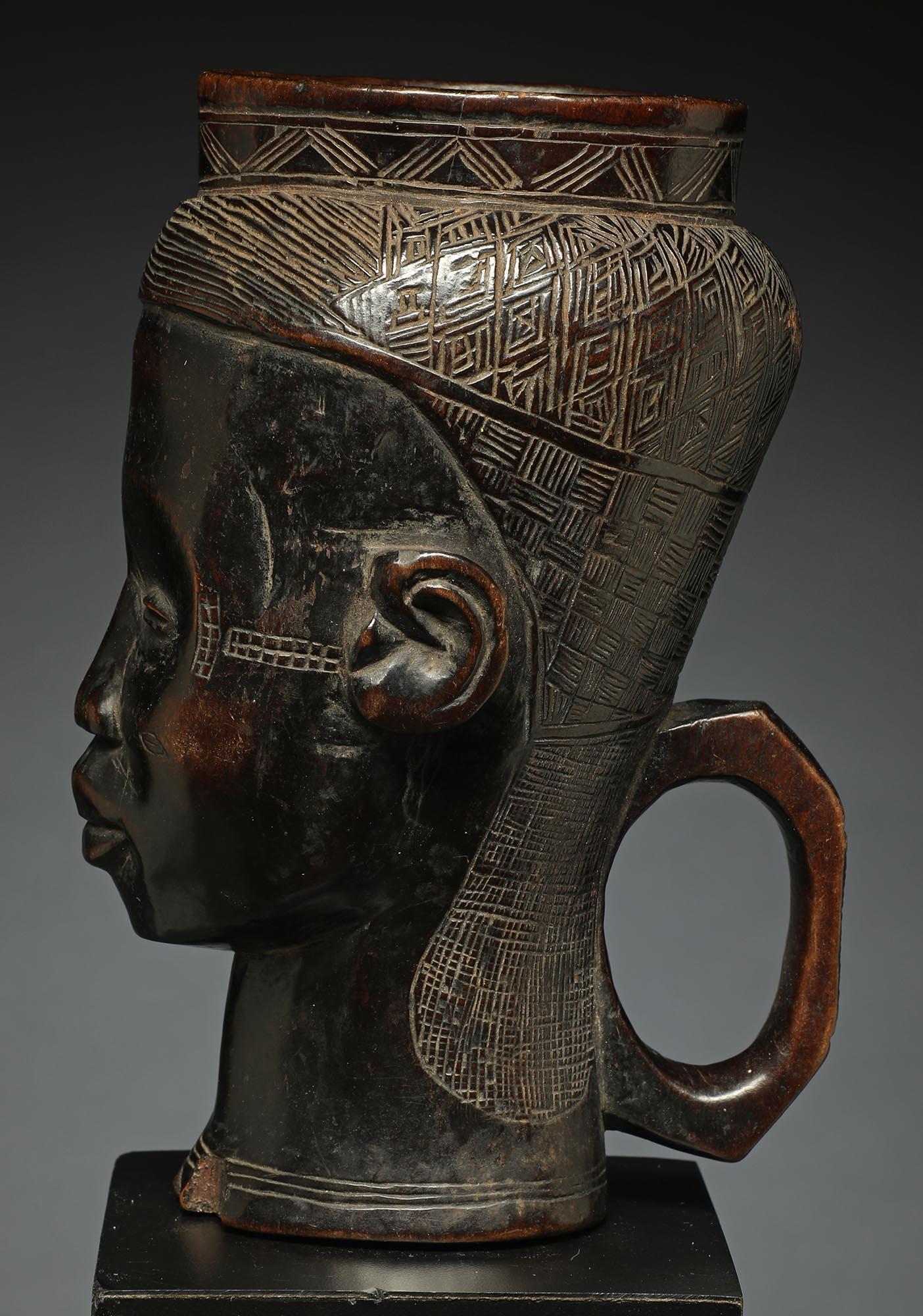 Very Early Used Carved Wood Kuba Figural Cup, Congo, Africa Sweet Face For Sale 4