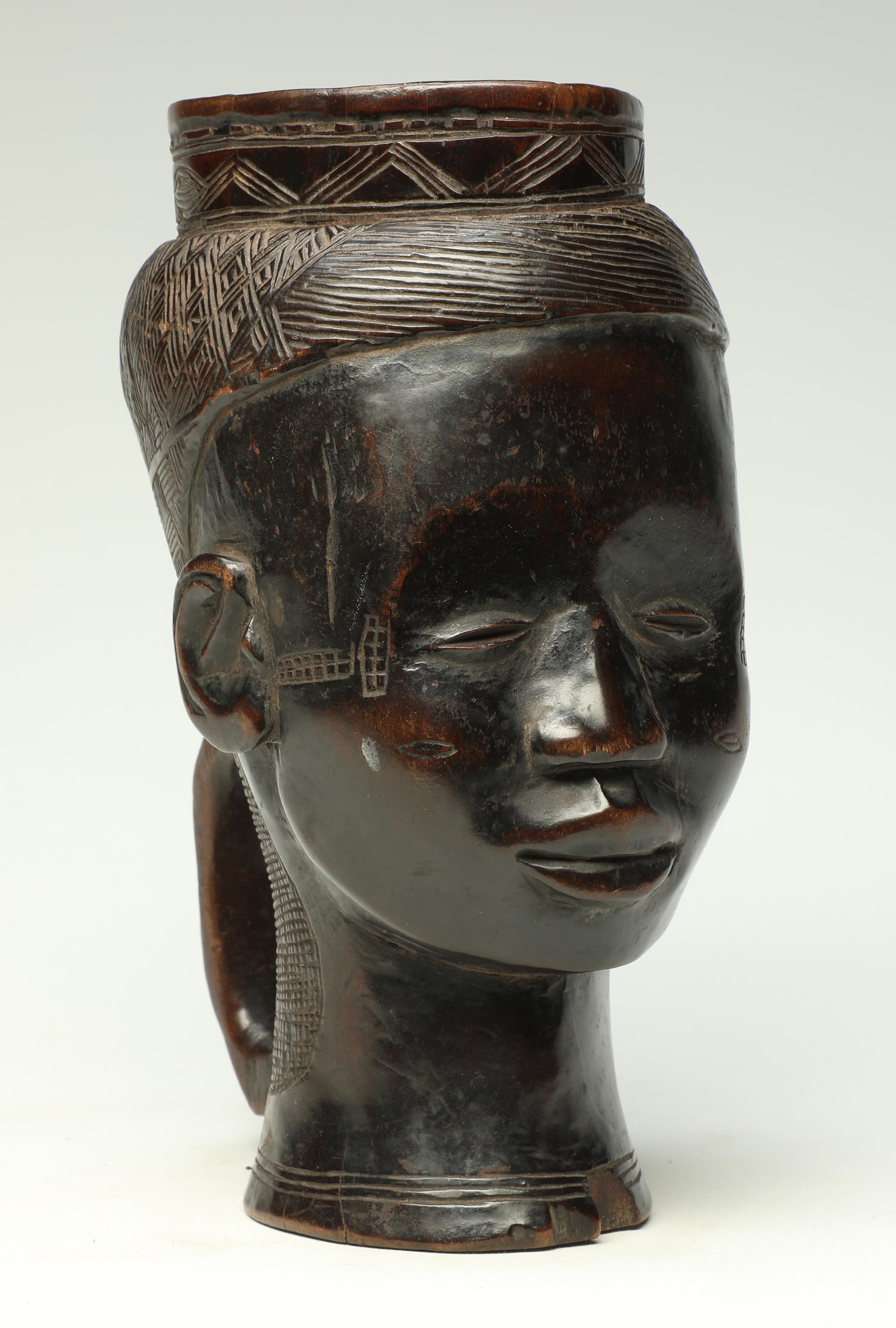 Tribal Very Early Used Carved Wood Kuba Figural Cup, Congo, Africa Sweet Face For Sale