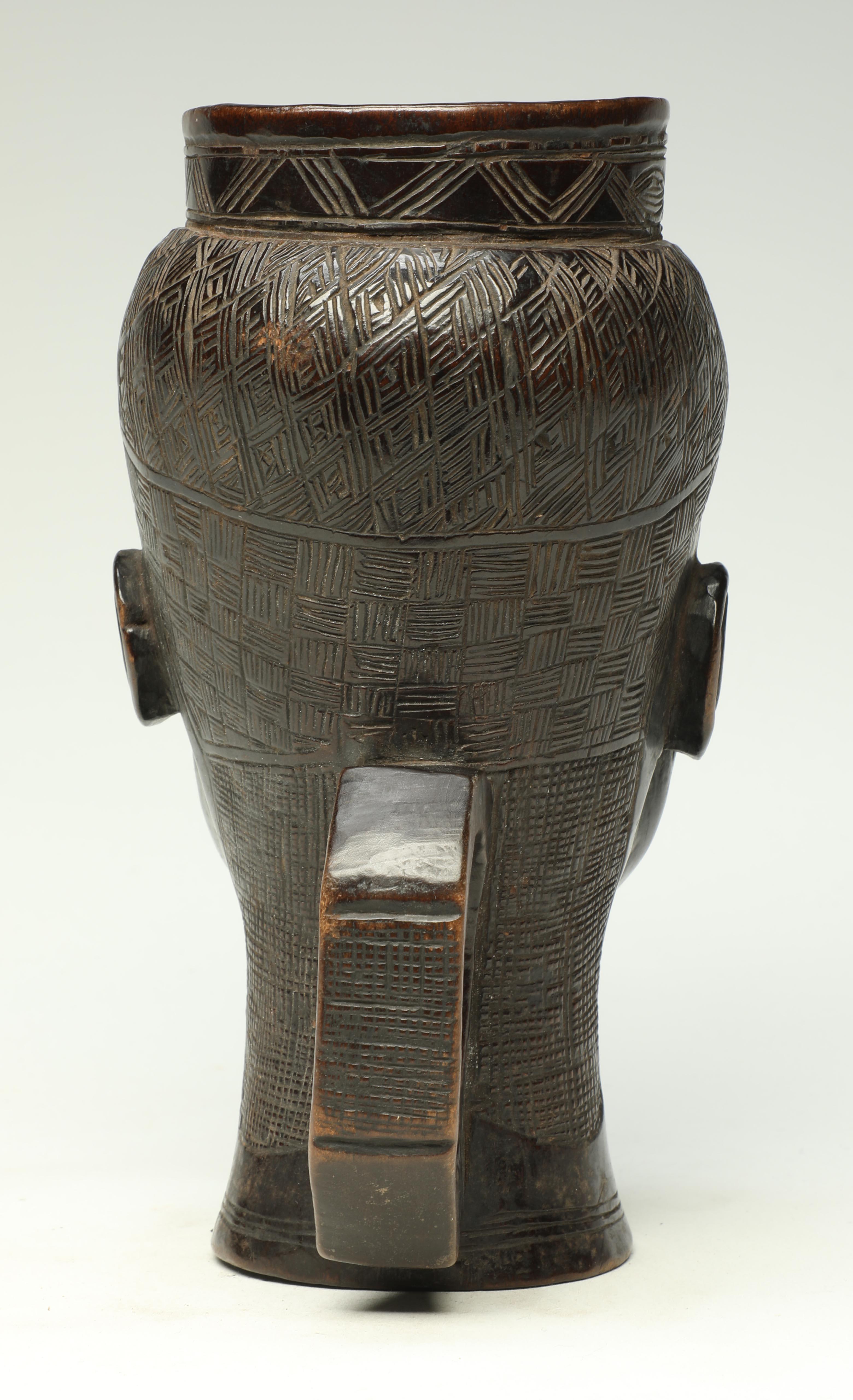 Very Early Used Carved Wood Kuba Figural Cup, Congo, Africa Sweet Face In Distressed Condition For Sale In Point Richmond, CA