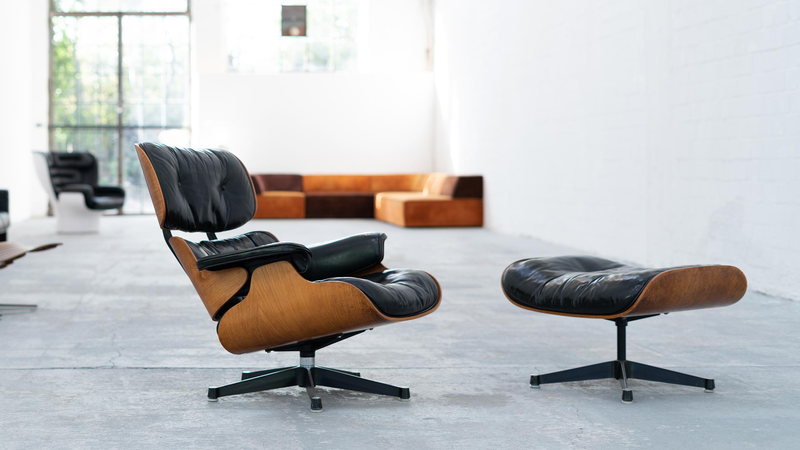 Very Early Charles & Ray Eames Lounge Chair and Ottoman from Contura, 1957-1965 In Good Condition In Munster, NRW