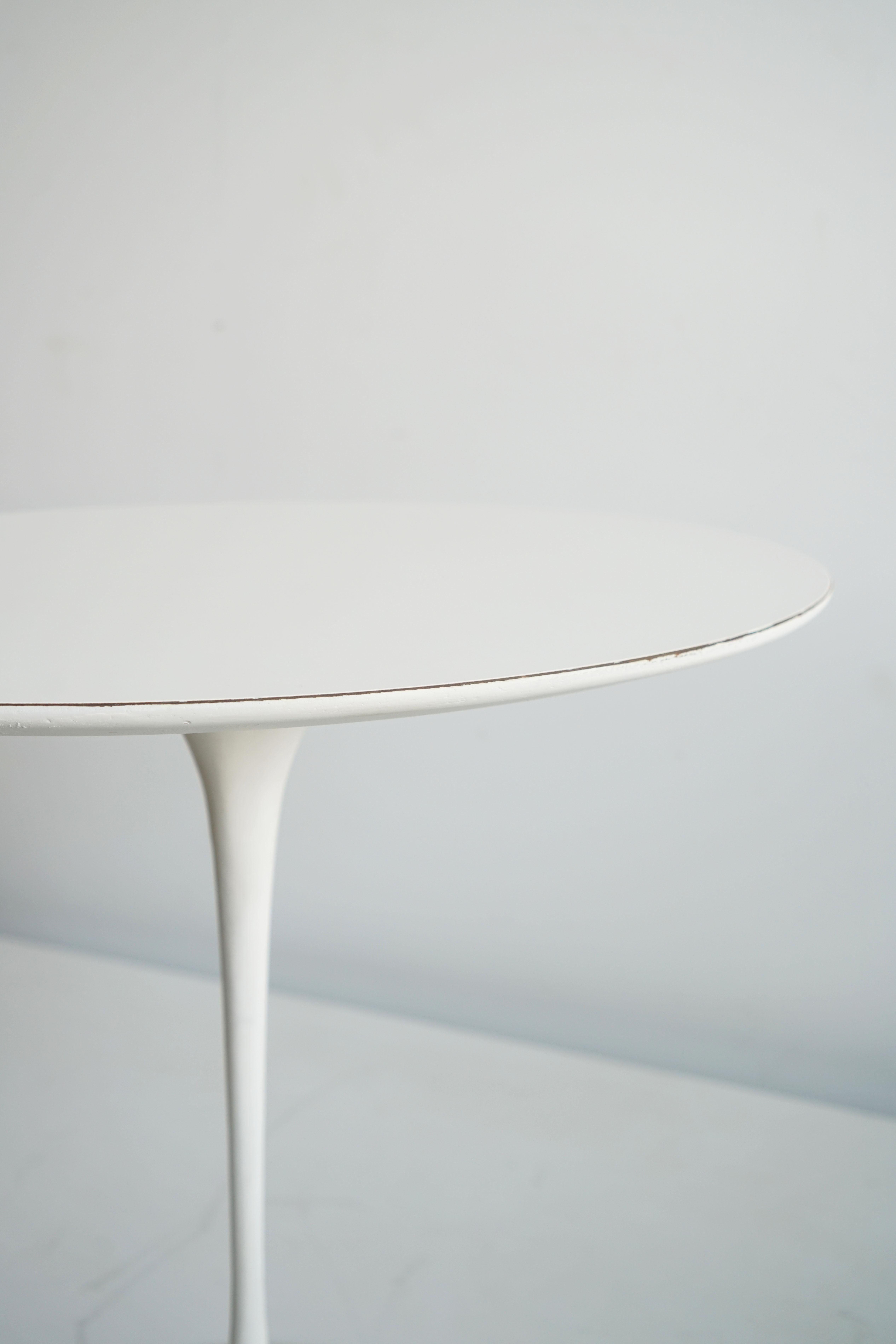 Very early Eero Saarinen for Knoll Tulip table, oval shaped top circa 1957 For Sale 2