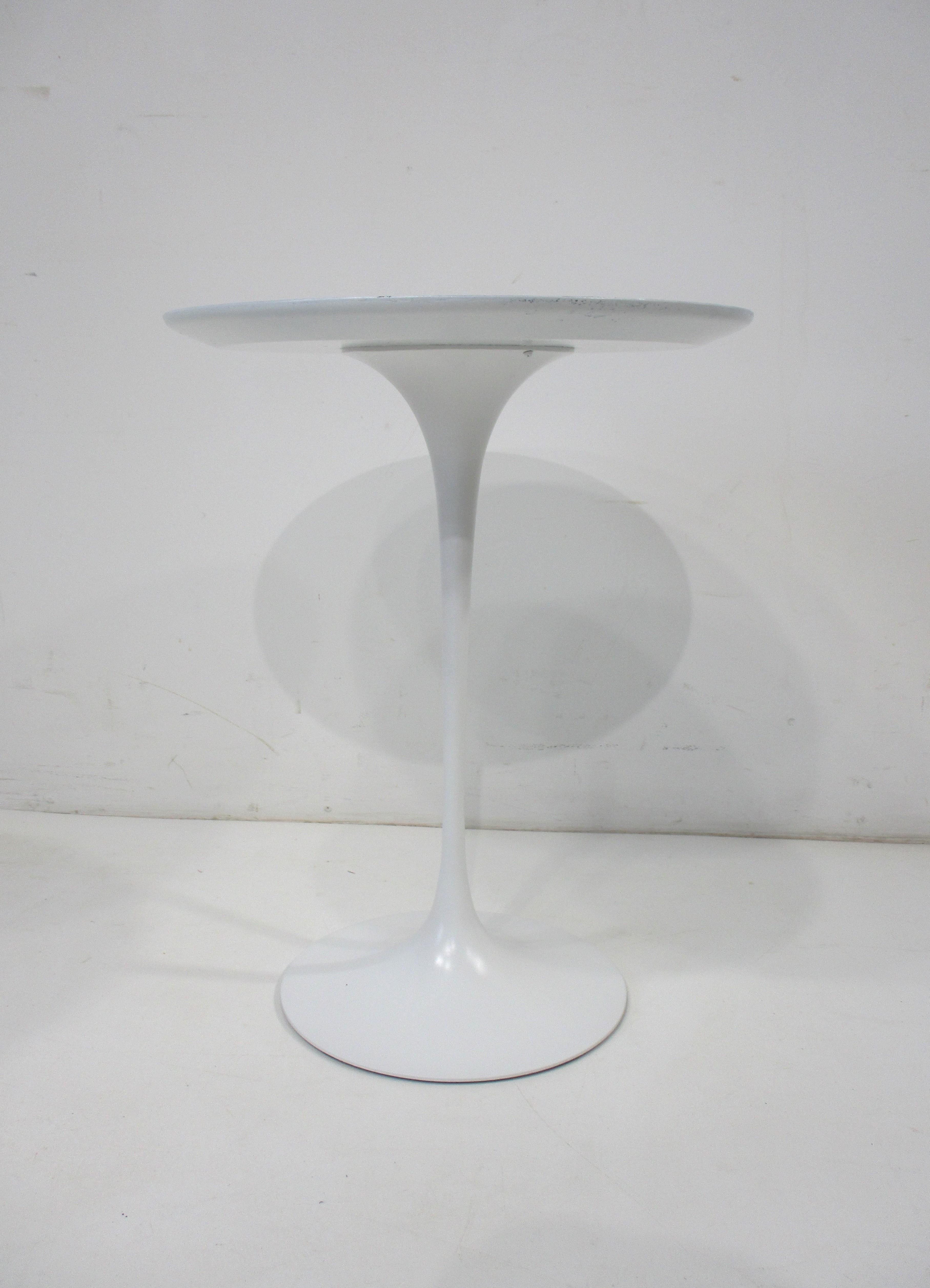 Very Early Eero Saarinen Tulip Side Table for Knoll  . 2