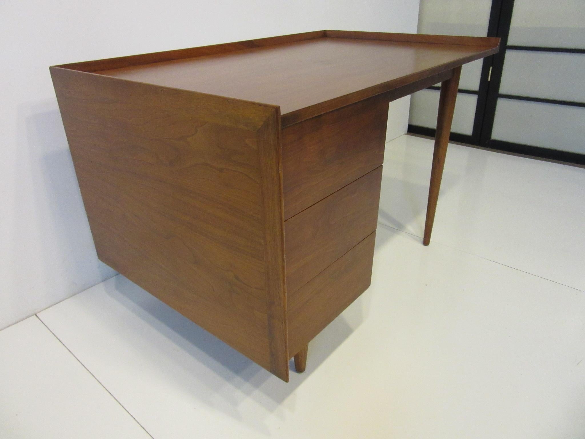 Mid-Century Modern Very Early Jens Risom Walnut Mid Century Desk Model D-140